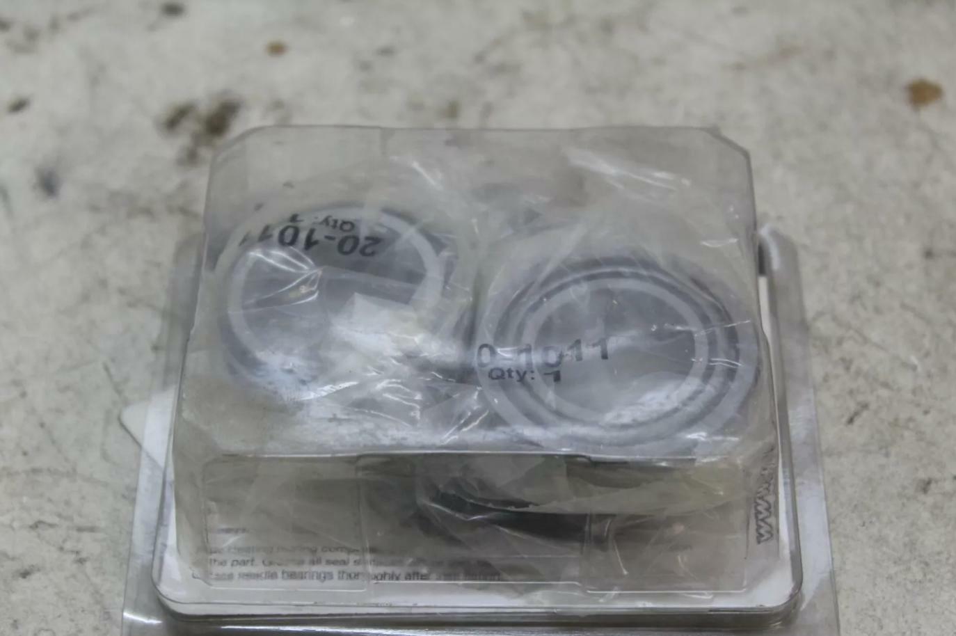 *New* QUAD BOSS Front Strut Bearing and Seal Kit Polaris - Part # 413273