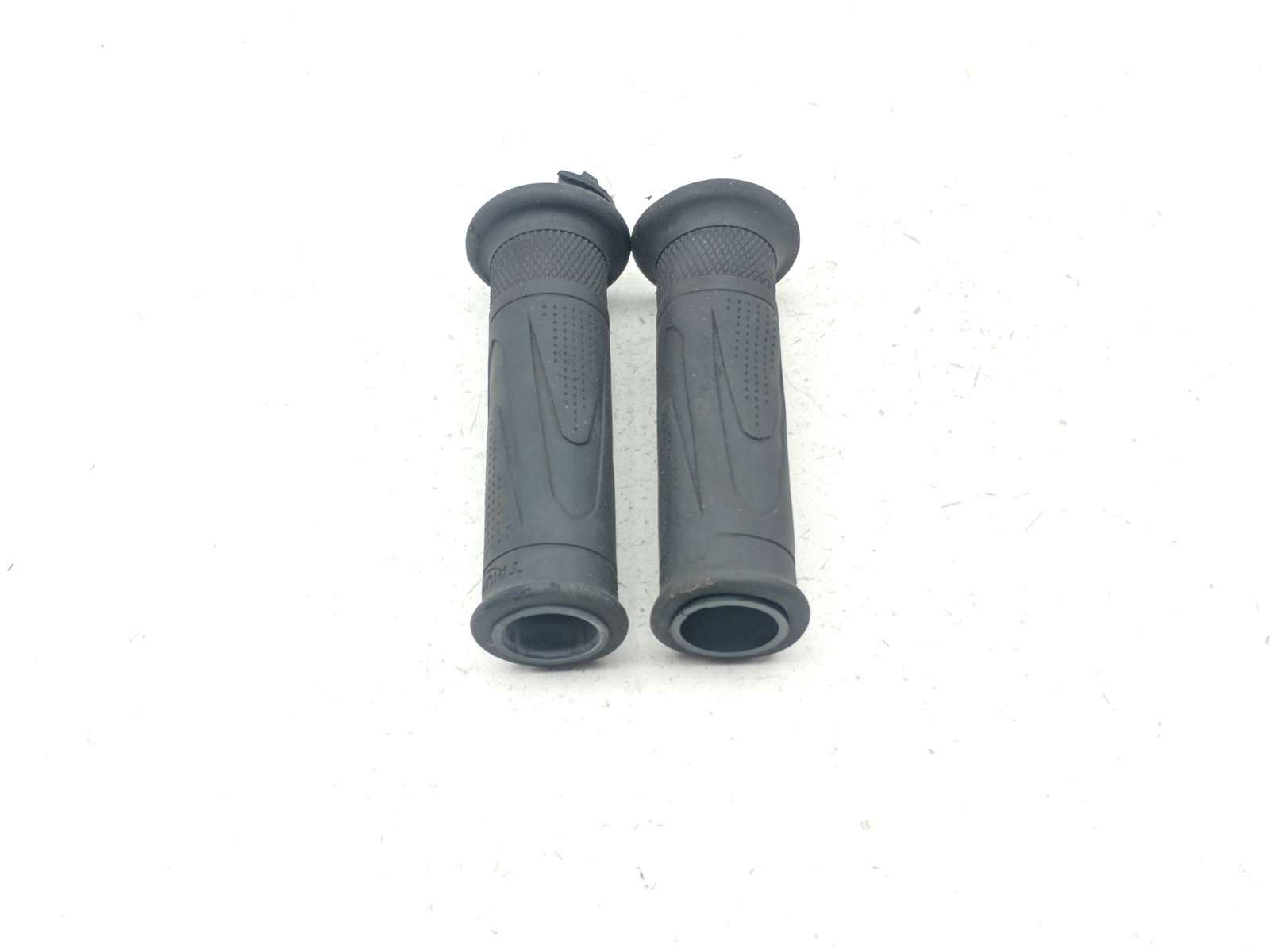 21-24 Triumph Trident 660 Throttle Tube And Grips