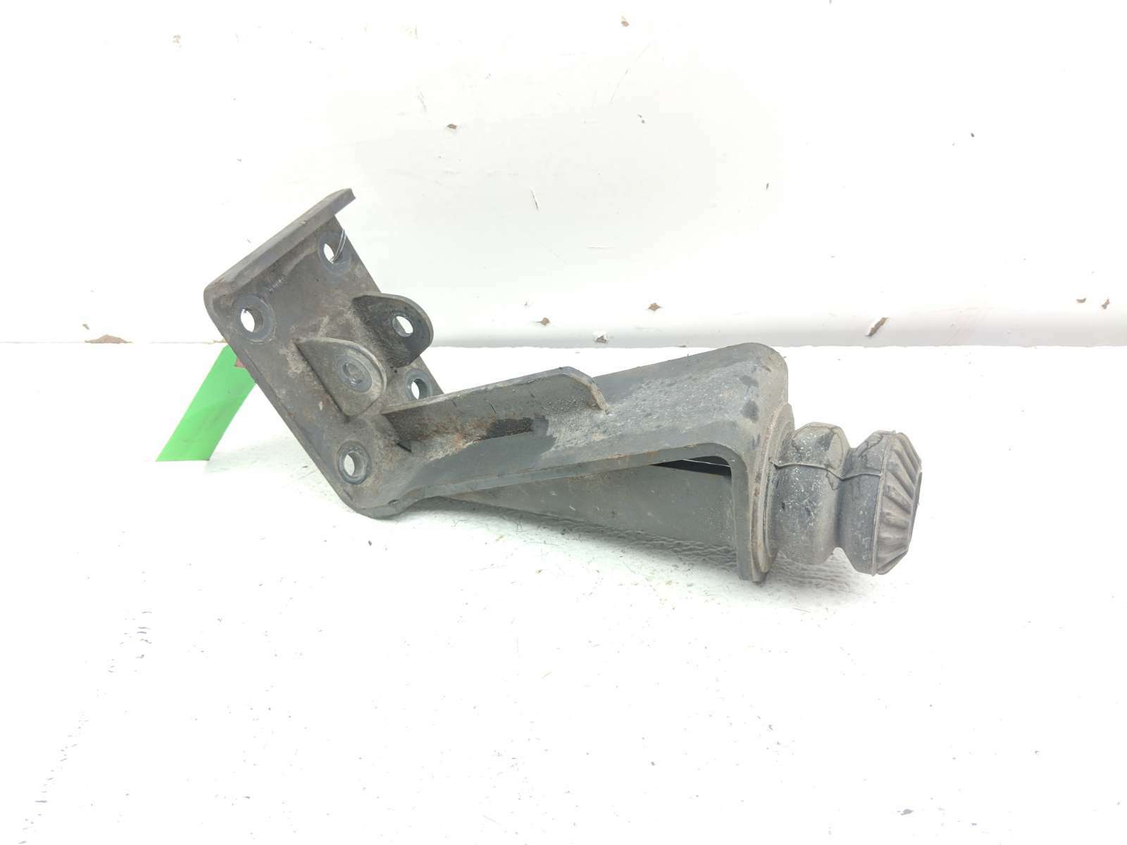 15 Kubota RTV 900 Rear Left Leaf Spring Mount Bracket K7561-17420
