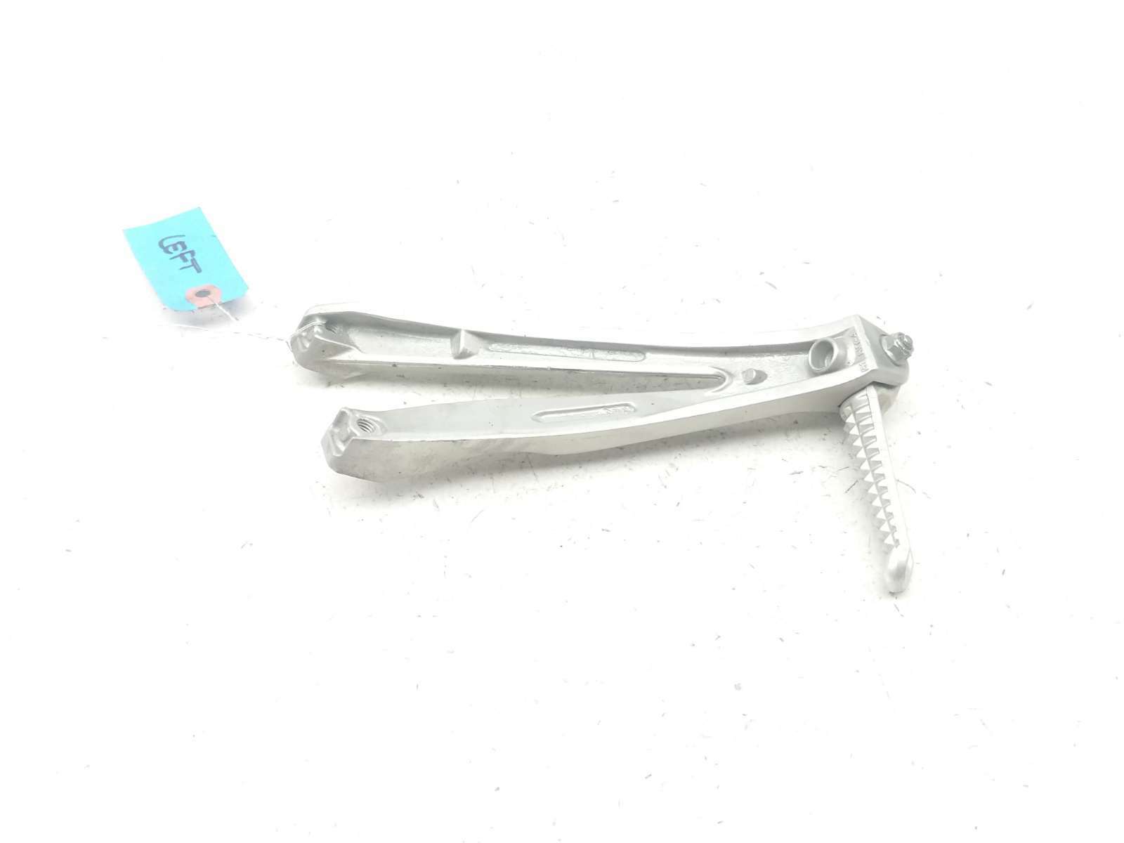 04-06 Yamaha YZF R1 Left Passenger Foot Peg W/Mount Bracket