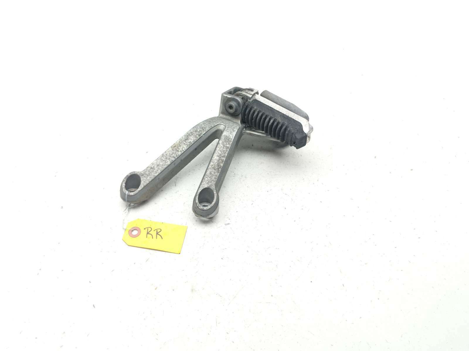 01-05 Suzuki Bandit GSF1200S  GSF 1200 Right Passenger Foot Peg 32F00-A