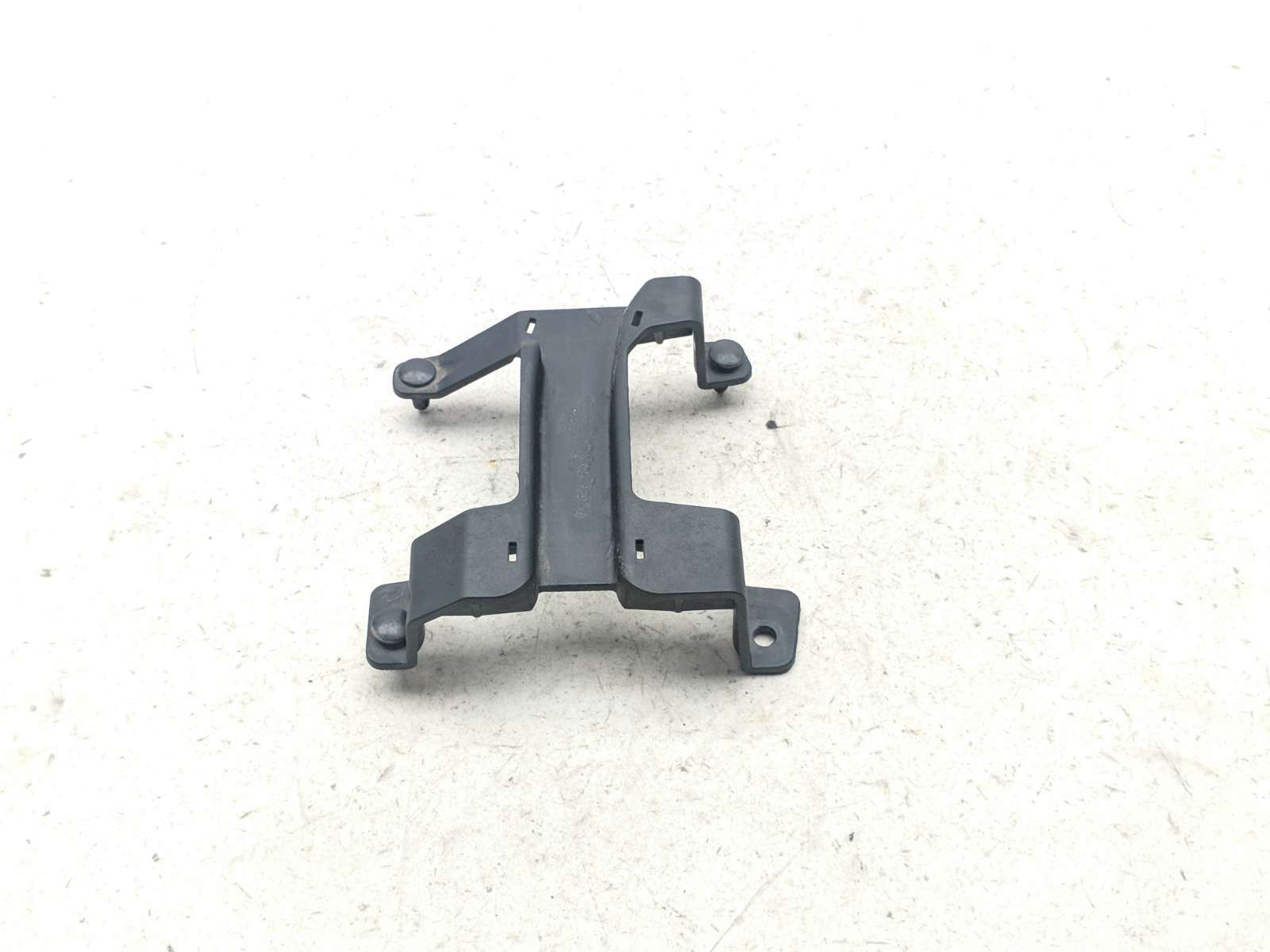 01-05 BMW F 650 CS F650CS Battery Box Tray Cover Panel Mount Bracket Holder