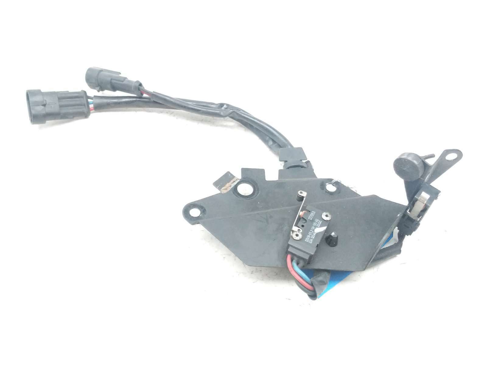 08-12 Can Am Spyder Roadster RS Tab Lock Foot Mount Relay Sensor Module