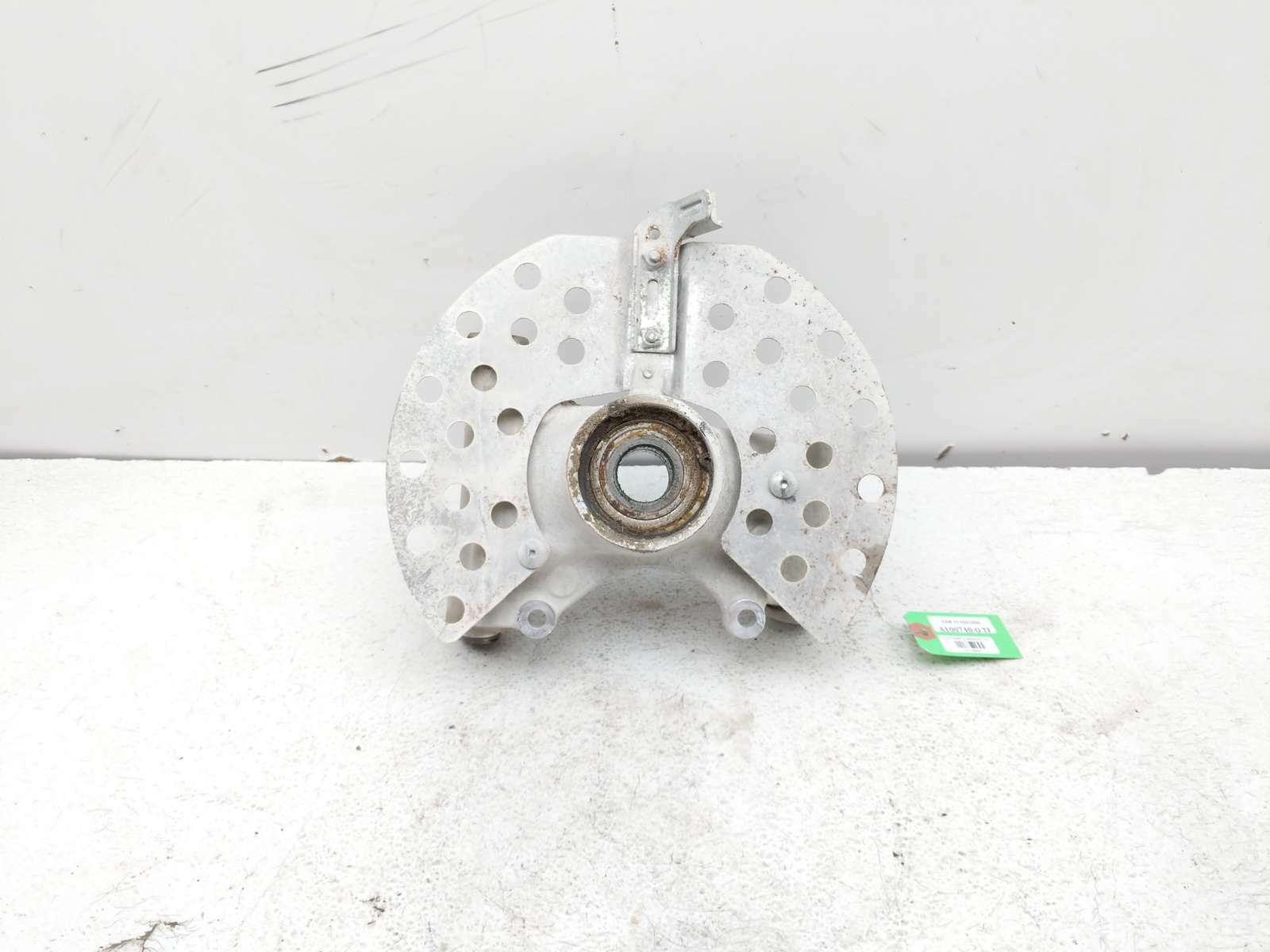 16-21 Yamaha YXZ 1000 YXZ1000R Rear Left Wheel Carrier Spindle Knuckle
