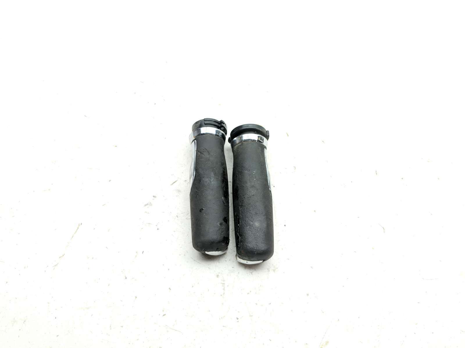 03 Harley Davidson VROD VRSCA Throttle Tube And Grips INV
