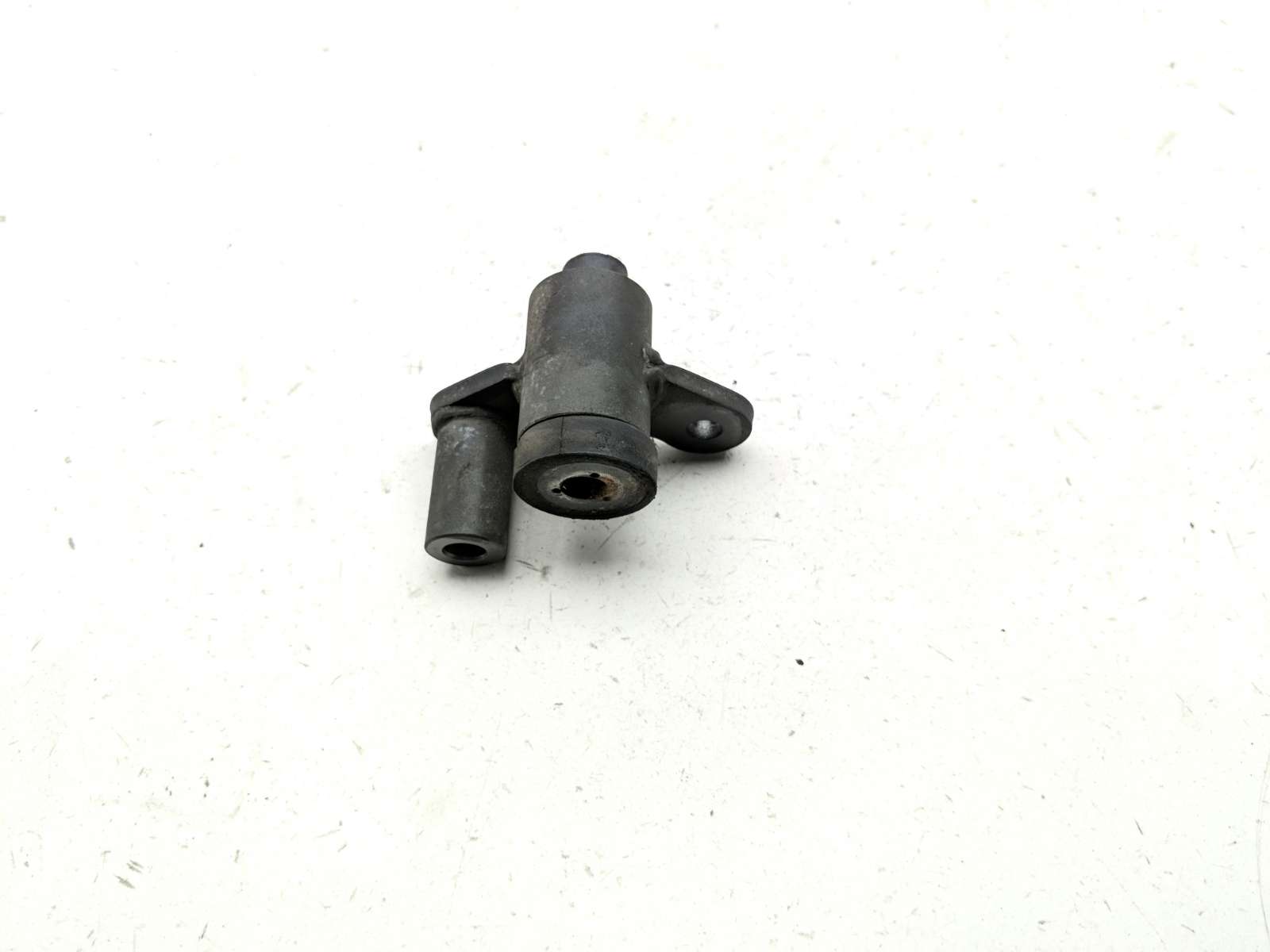 98-04 Kawasaki VN1500 G Vulcan Nomad Engine Motor Rear Mount Bracket B