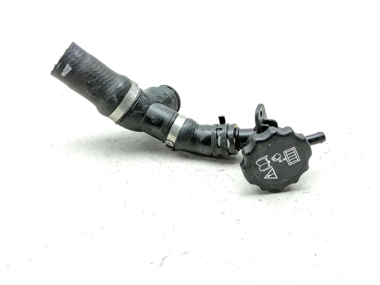 22 Triumph Street Twin Radiator Fill Neck Cap