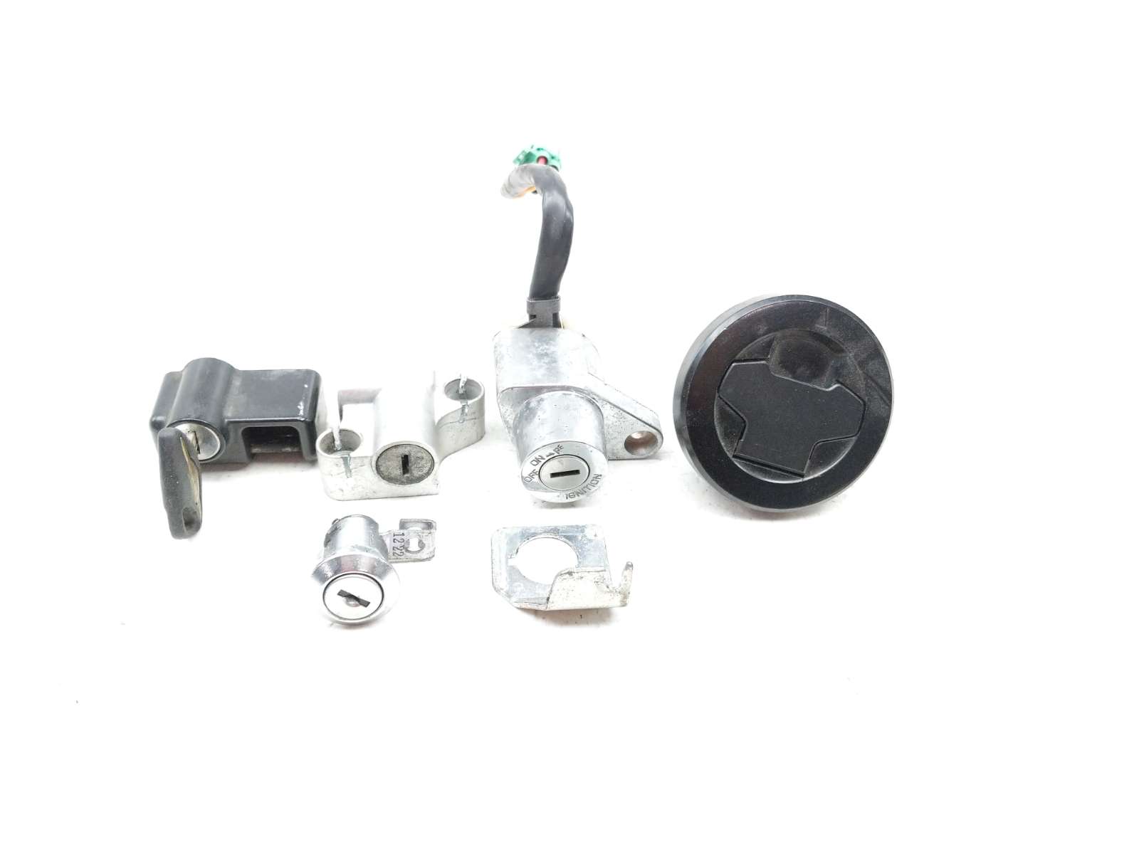 17-21 Suzuki M109R BOSS VZ1800 Lock Set Ignition Switch Cap Locks And Key