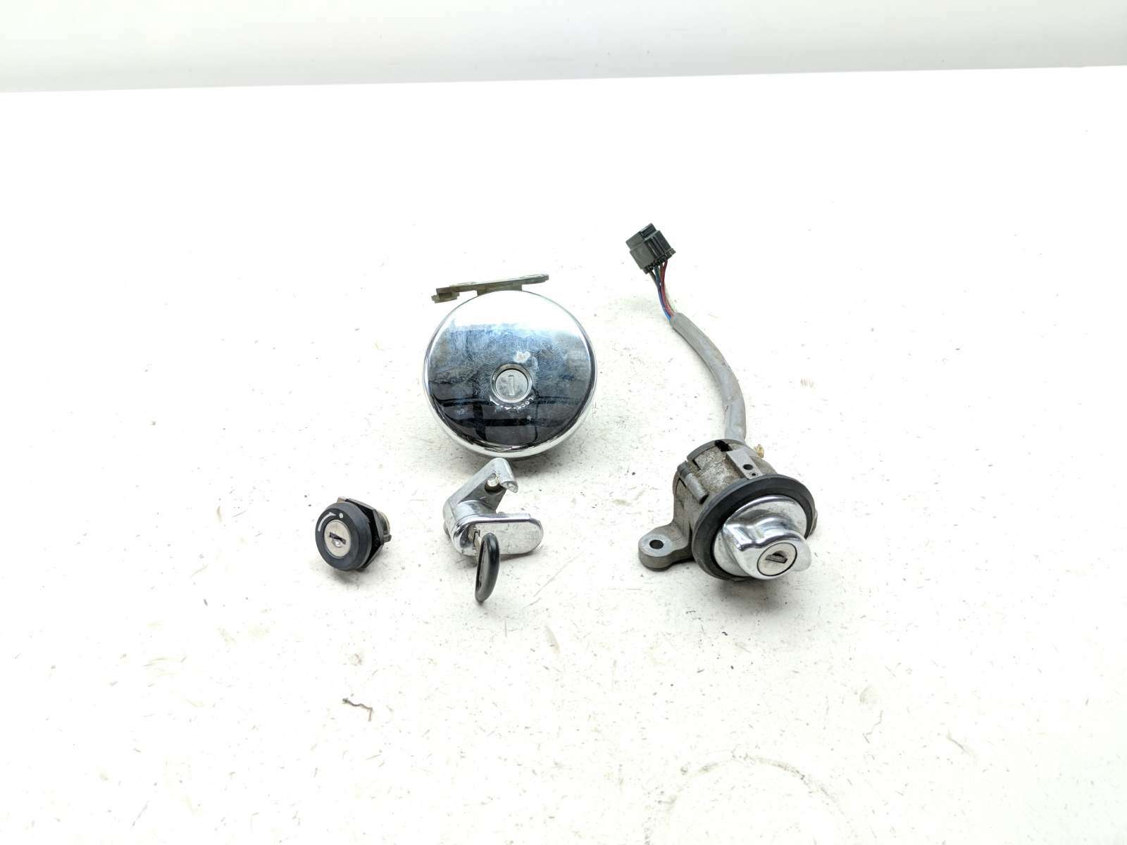 04-10 Kawasaki Vulcan 2000 VN2000 Lock Set Ignition Switch Cap Locks And Key
