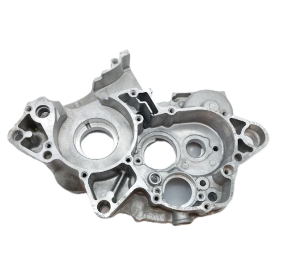 2004 OEM YAMAHA YZ125 CRANKCASE 5NY-15121-01 (SCRAPED)