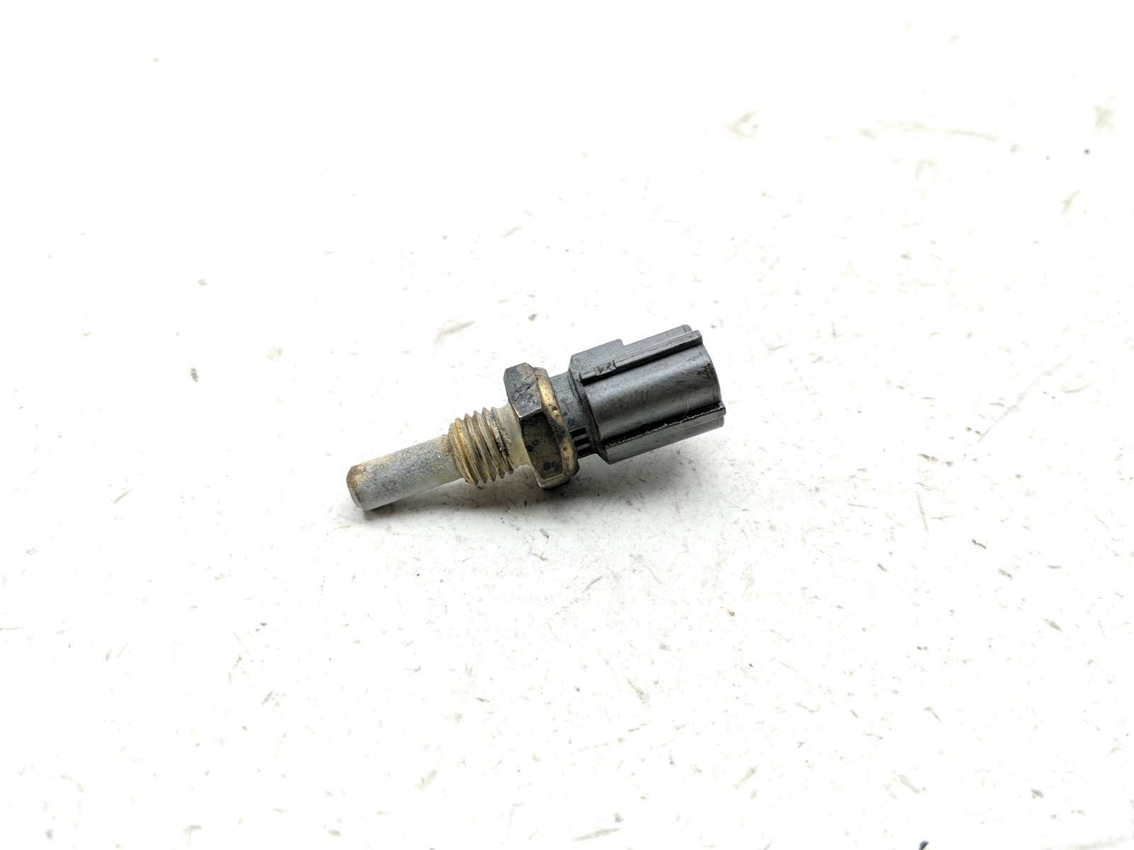 99-07 Suzuki Hayabusa GSX1300R Engine Motor  Temp Temperature Sensor