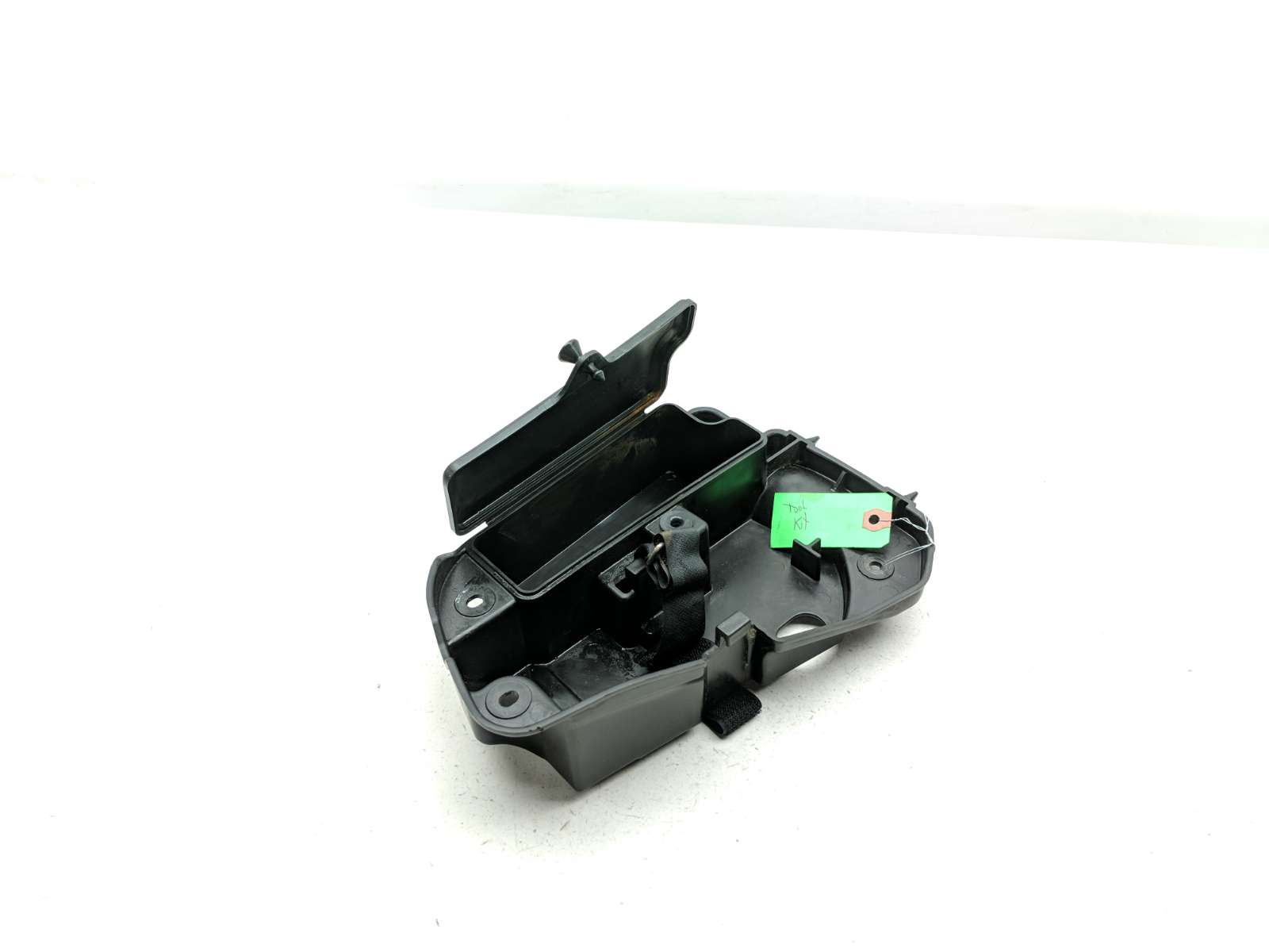 02 03 Kawasaki VN1500 Vulcan Mean Streak Tool Box Luggage Cover Bracket