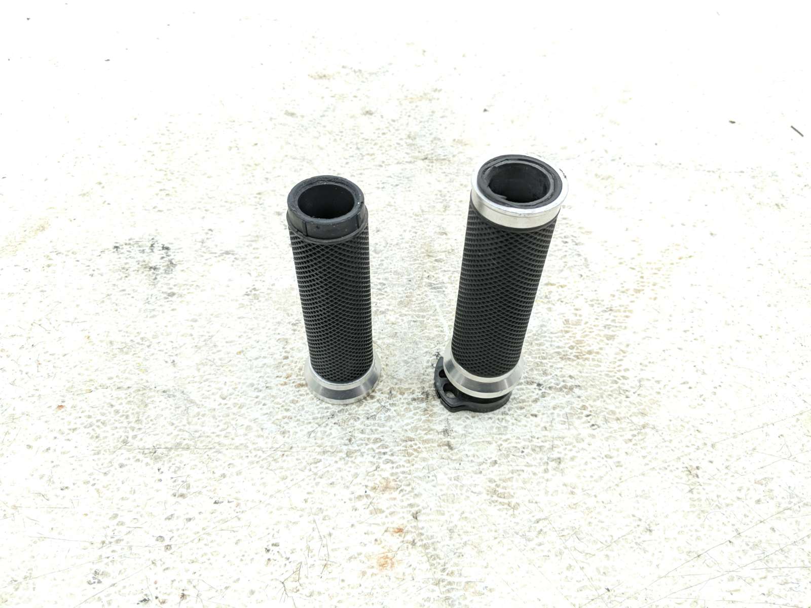 00 01 Honda CBR929RR CBR 929 Throttle Tube And Grips