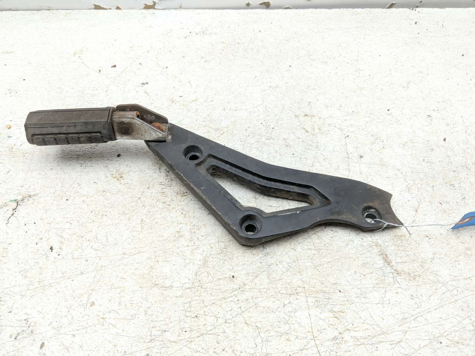 81-83 Yamaha Seca XJ 750 R Rear Left Passenger Foot Peg w/ Bracket