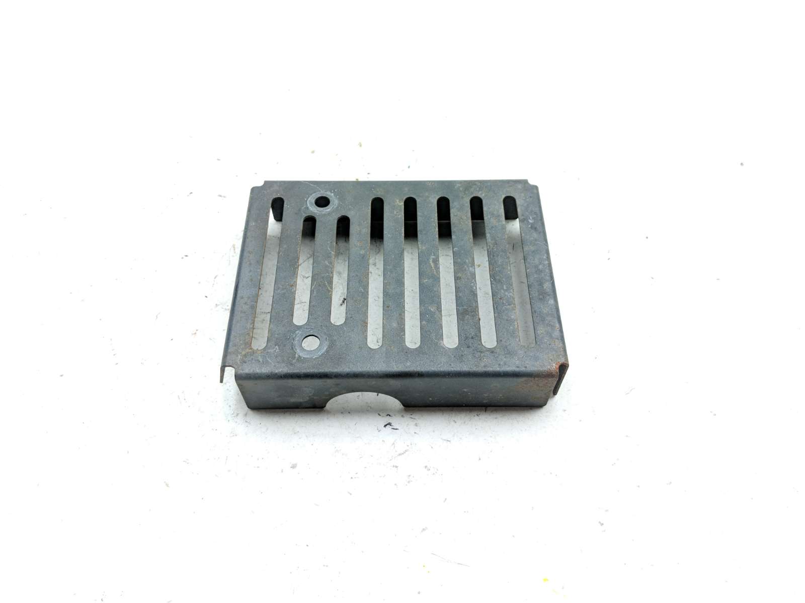 06-16 Kawasaki Vulcan 900 VN900C Voltage Regulator Grill Plate Cover TRSH PL