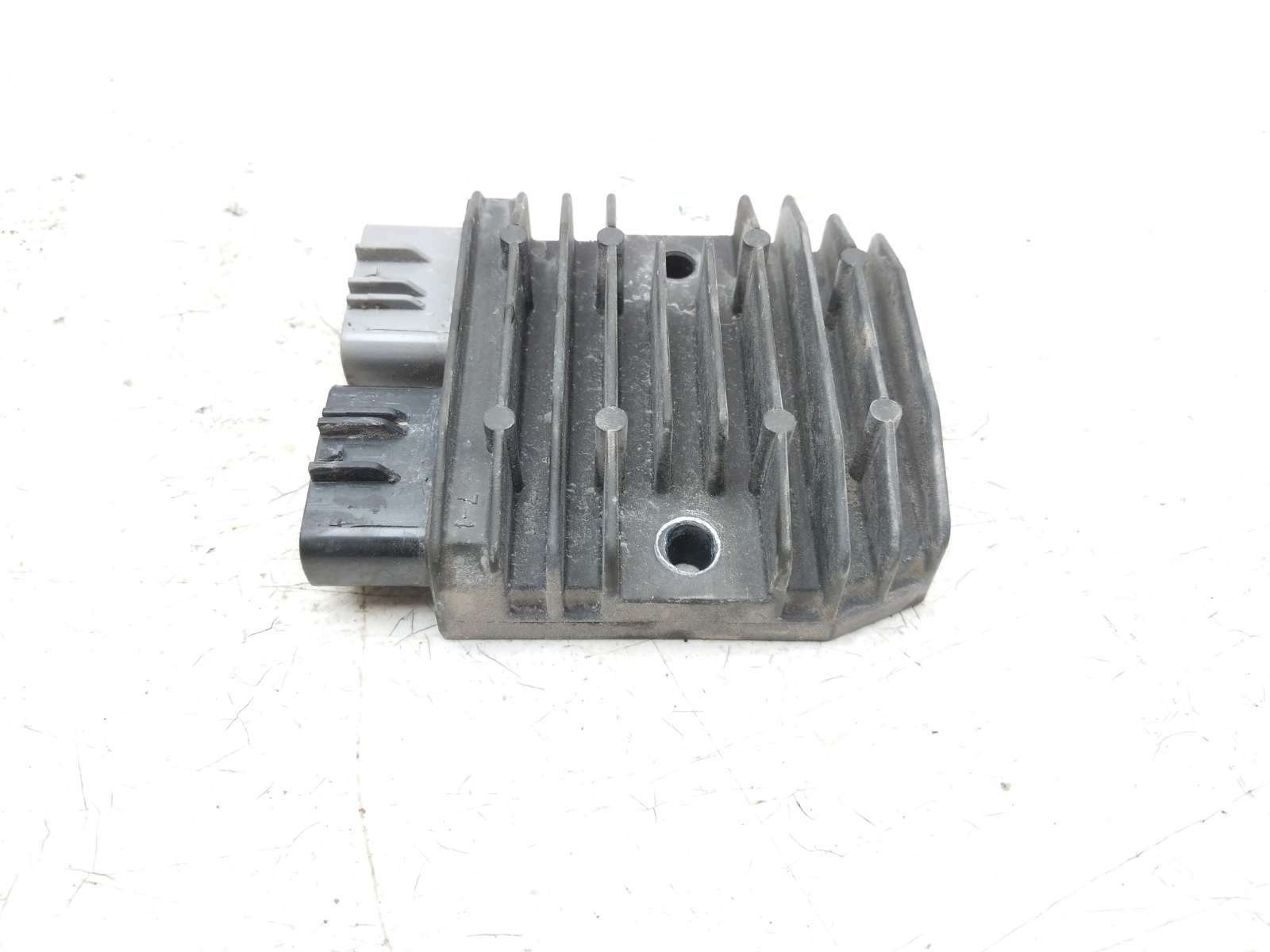 07-12 Triumph 675 Street Triple Voltage Regulator Rectifier