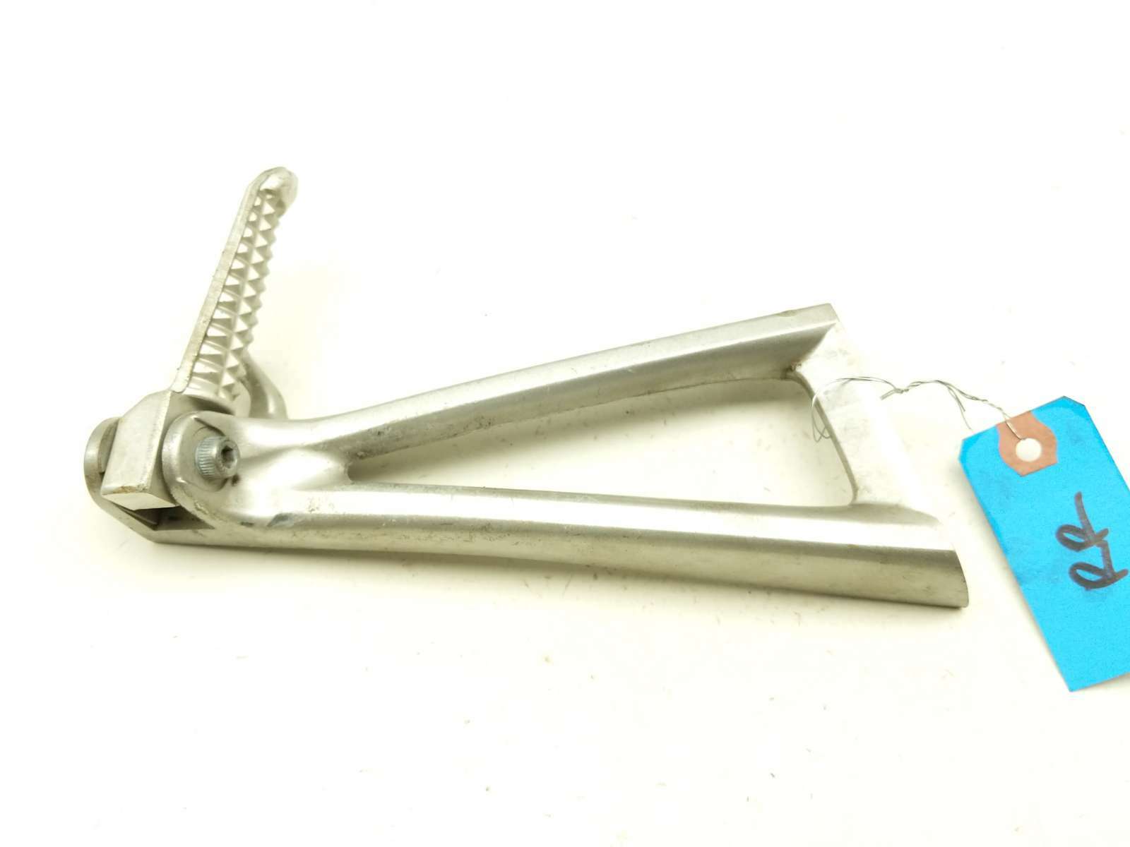 06-08 Yamaha YZF-R6R YZF R6 Rear Right Passenger Foot Peg