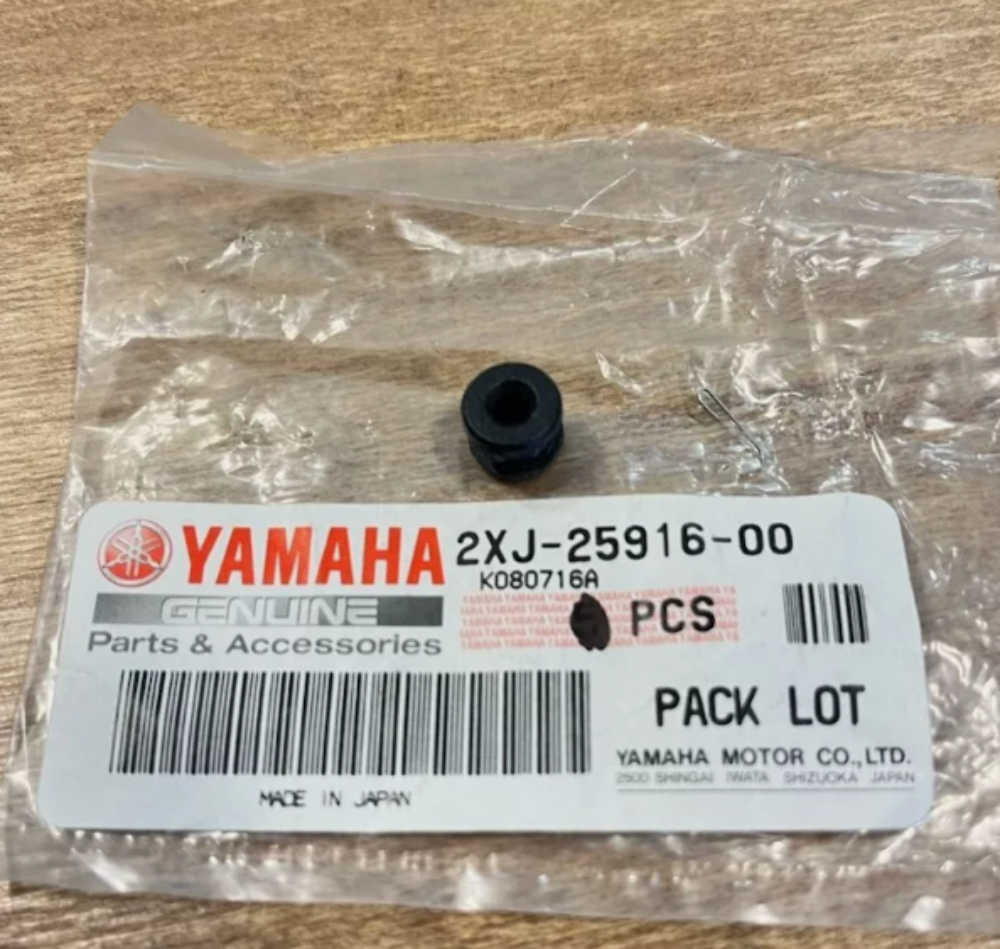YAMAHA OEM NOS RUBBER REAR CALIPER PLUG / 2XJ-25916-00-00 / YFS-200 BLASTER