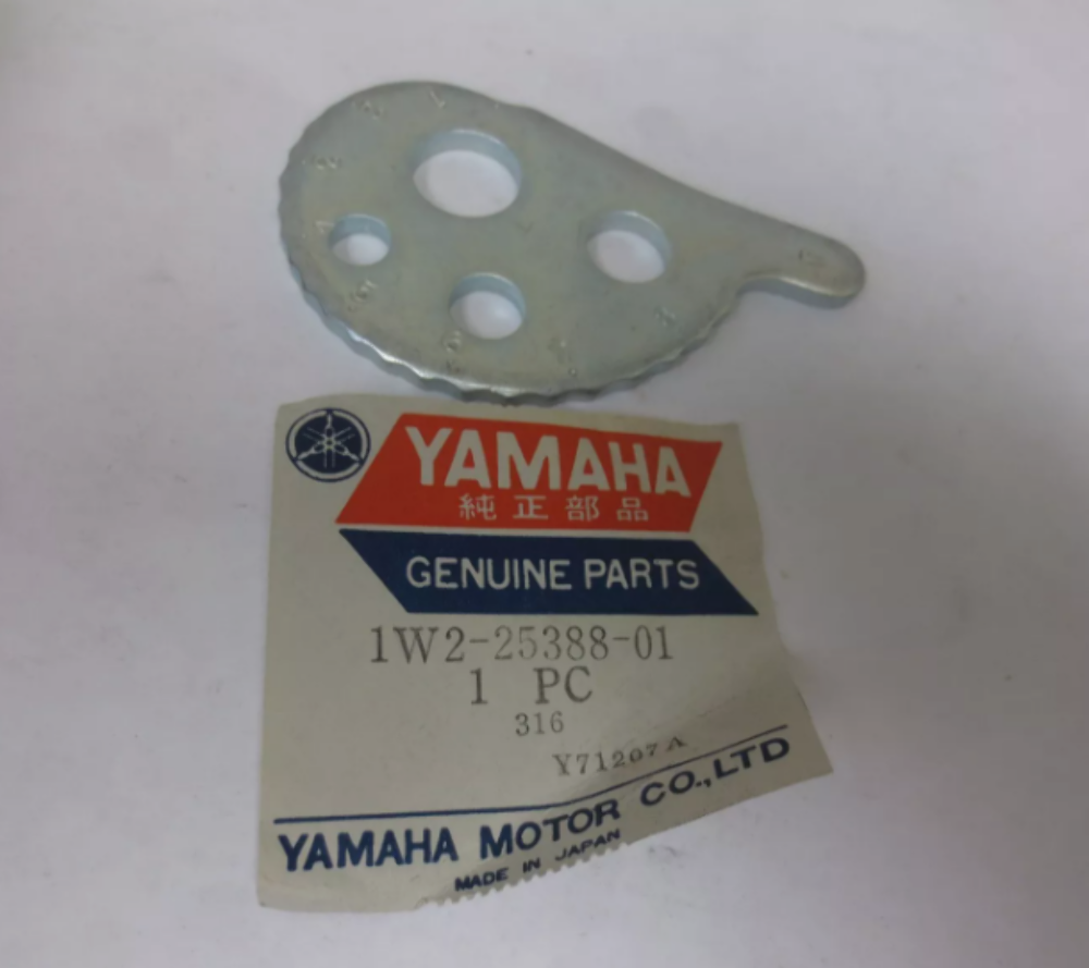NEW GENUINE YAMAHA 1W2-25388-01 Puller Chain 1