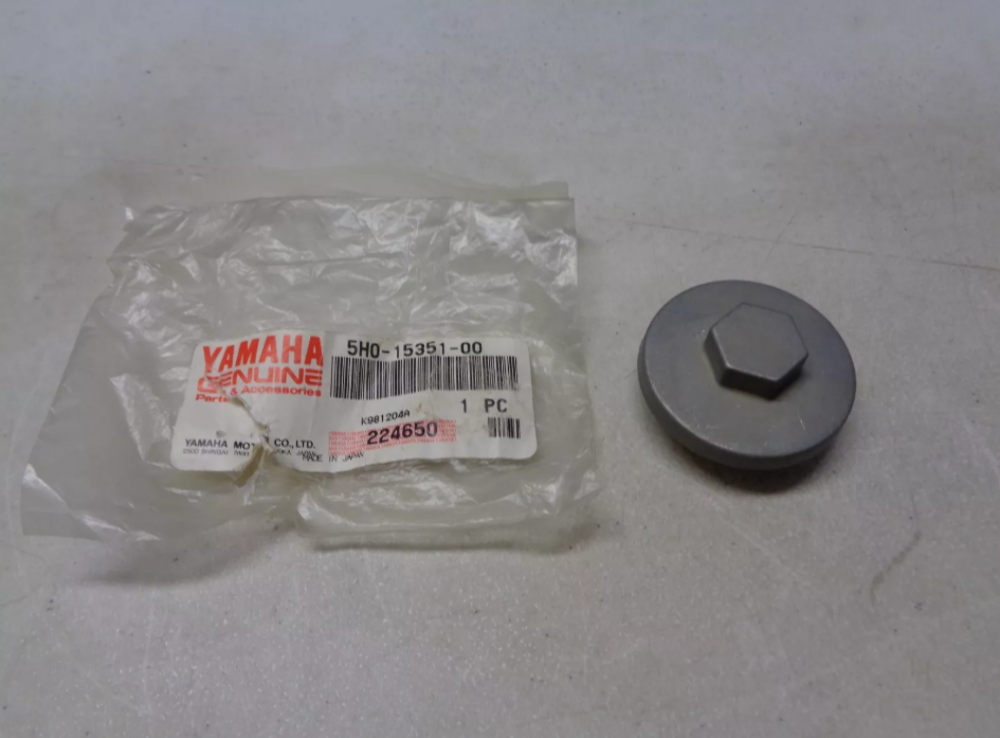 OEM Yamaha Engine Oil Drain Plug Cover Cap 5H0-15351-00 TTR225 And O-ring