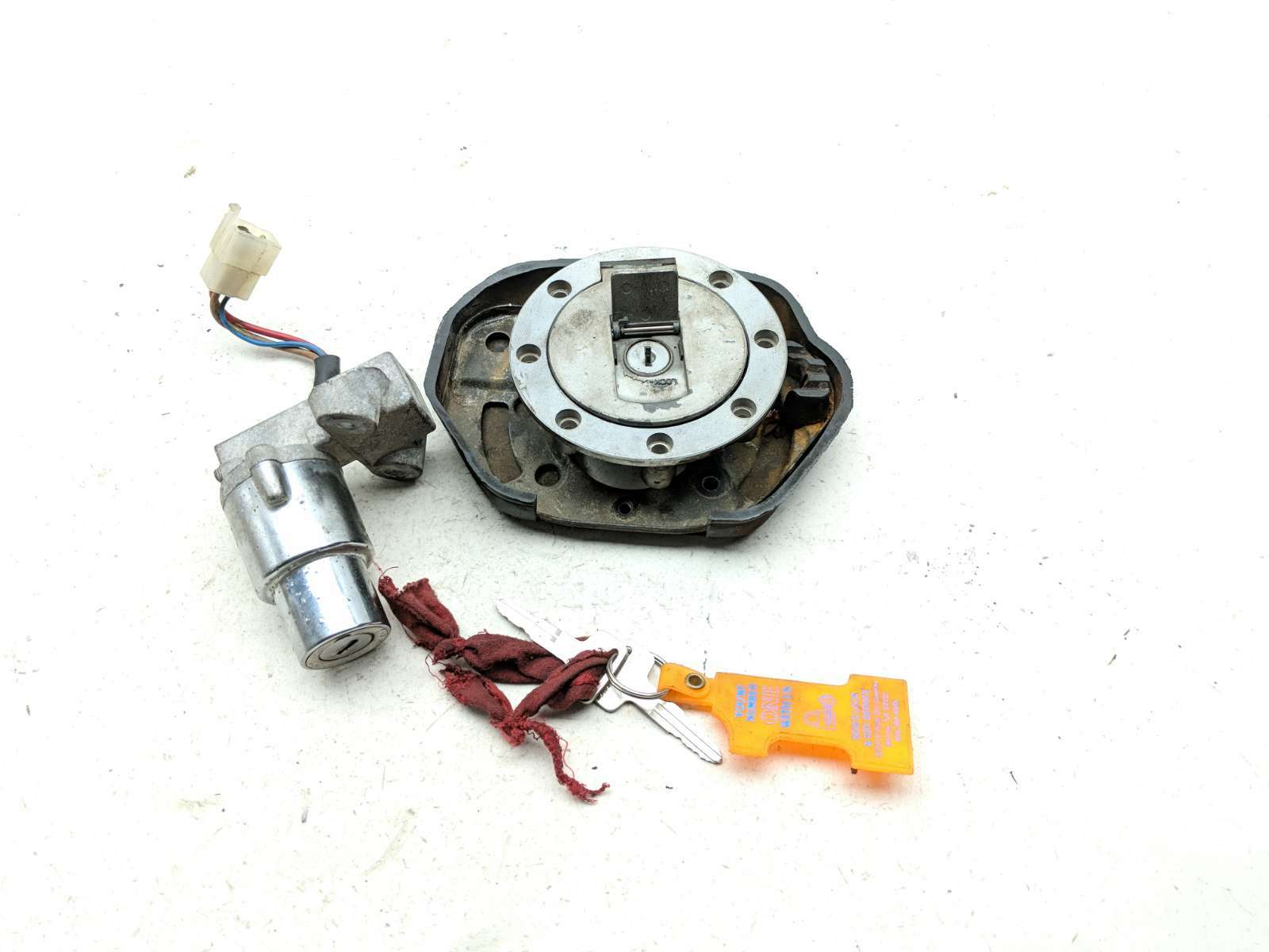 86 87 Yamaha Fazer 700 FZX700 Lock Set Ignition Switch Cap And Key