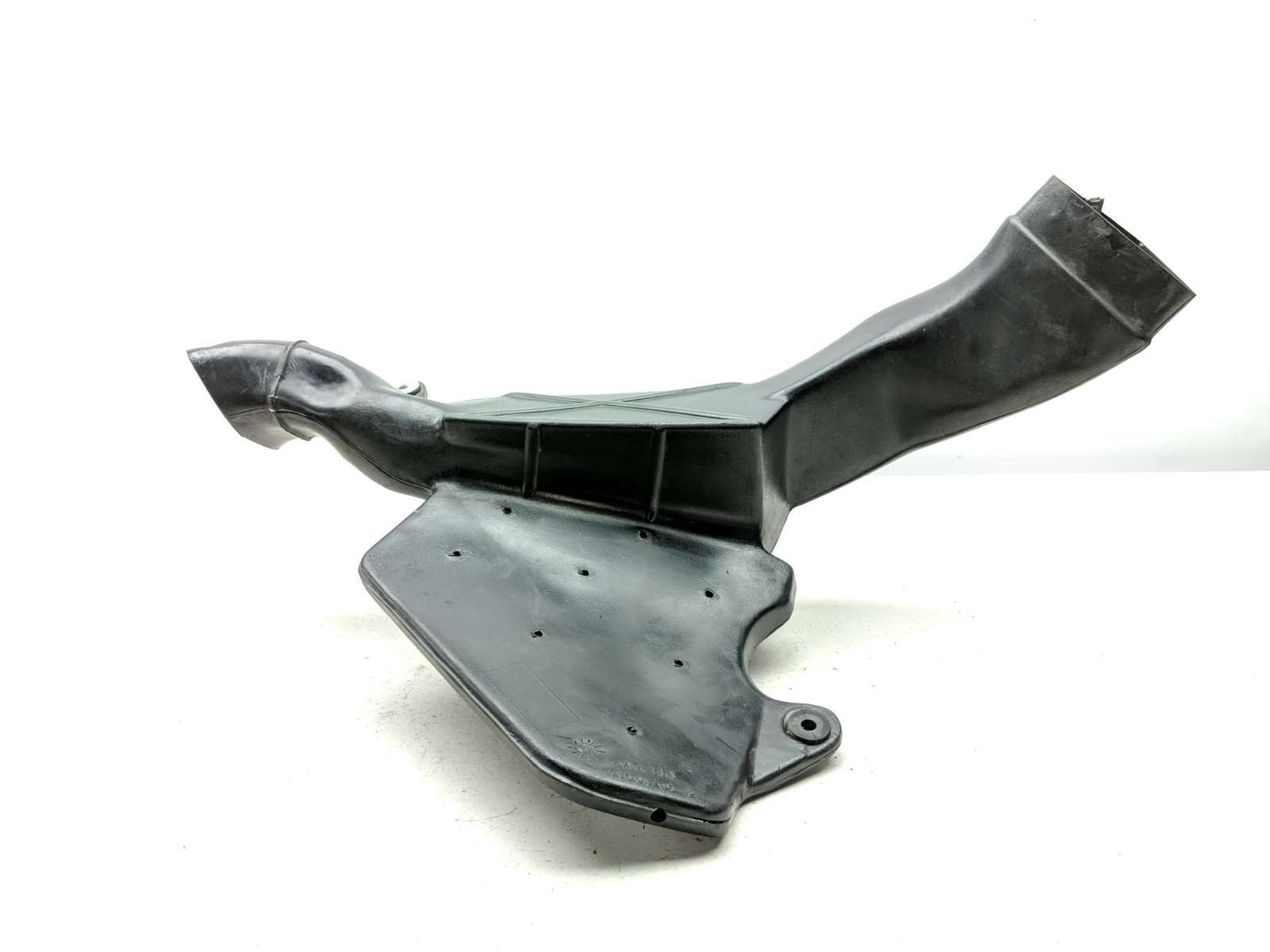 03-05 BMW K1200GT Ram Air Intake Tube 13717653377