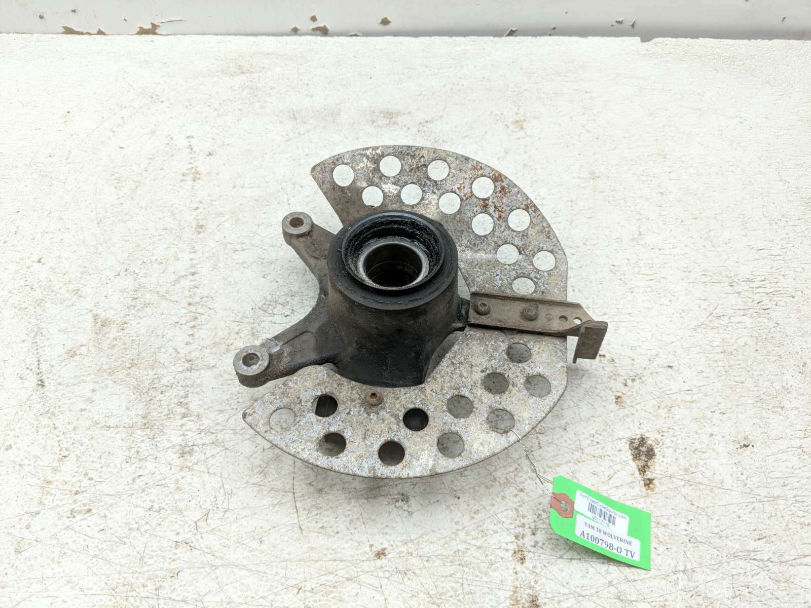 18-20 Yamaha Wolverine X4 850 Rear Left Wheel Spindle Knuckle Carrier