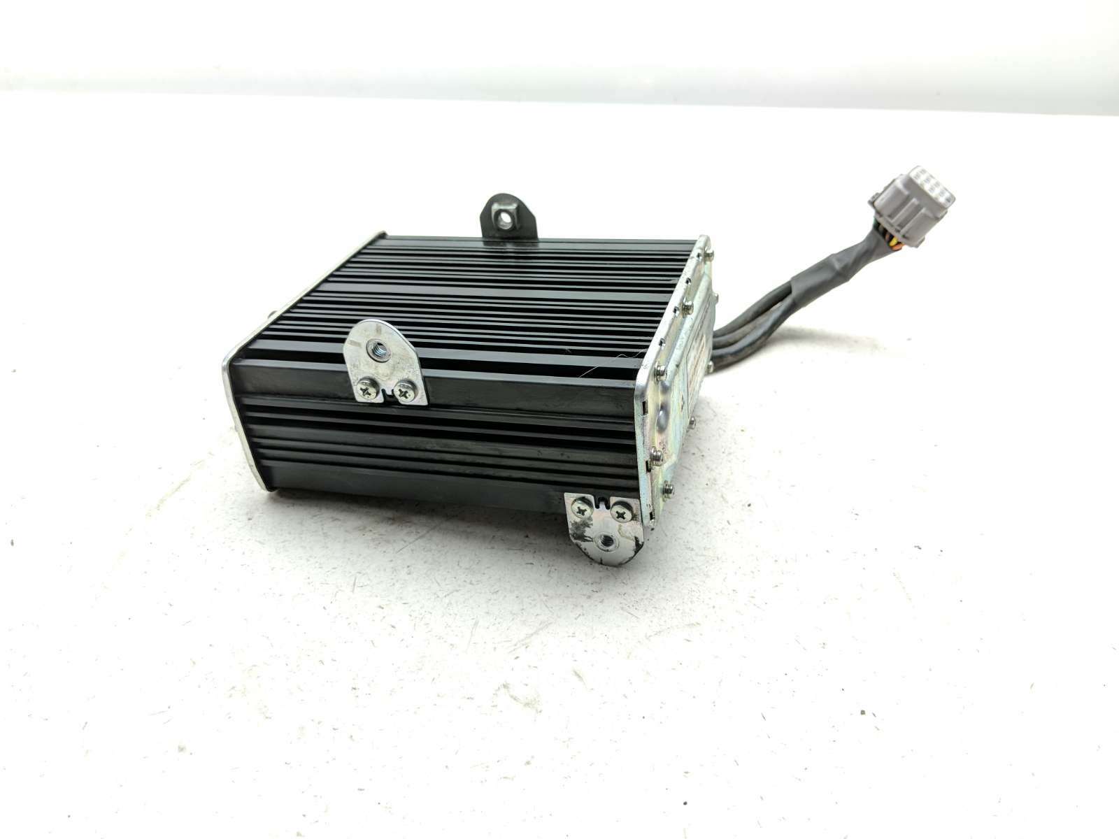05-10 Honda Goldwing GL 1800 Audio Stereo Radio Amplifier 39160-MCA-A710A-M1