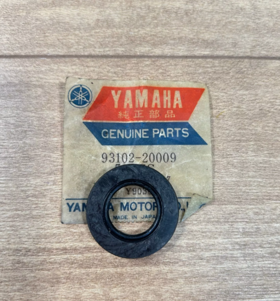 Yamaha YZ50, YZ80, GT80 Oil Seal NOS 93102-20009 (L-6312)
