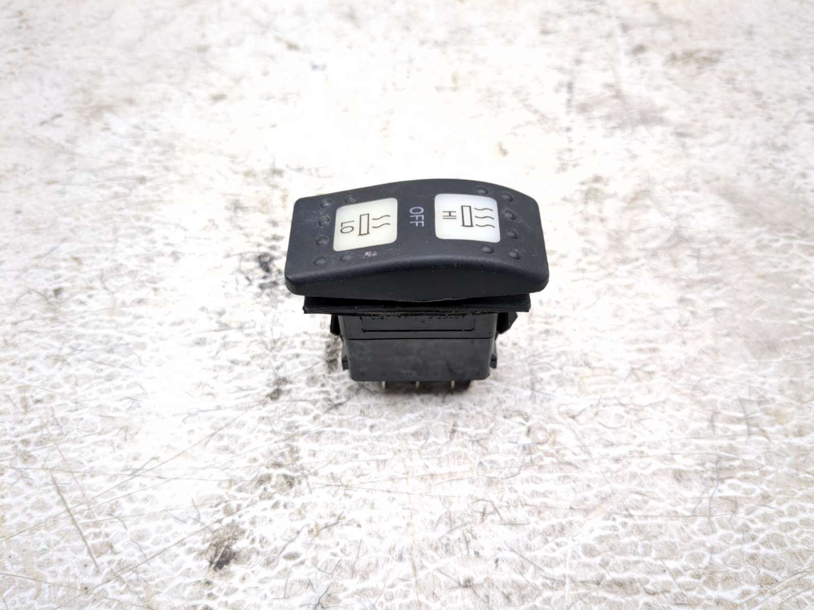 12-19 Can Am Spyder Roadster RT Front Heat Grip Switch Button 710002354