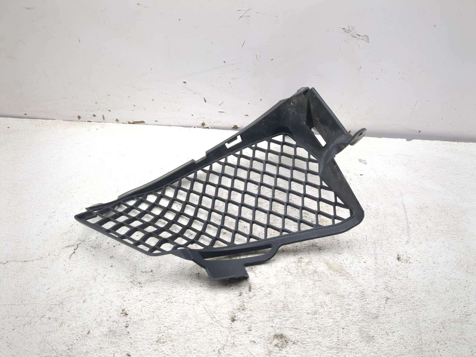 12-19 Can Am Spyder Roadster RT Left Radiator Guard Grill A