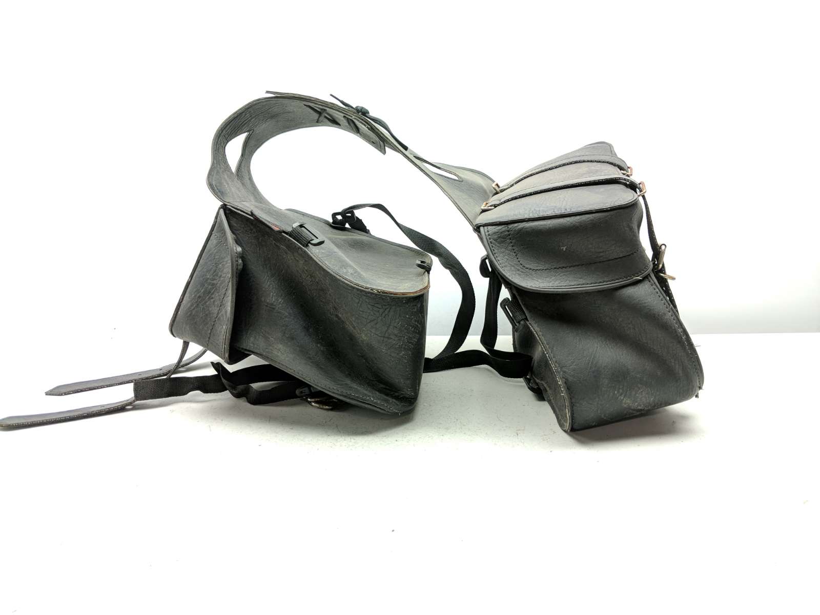 10 Harley Davidson Iron XL883 Rear Leather Saddle Bag Luggage Cases