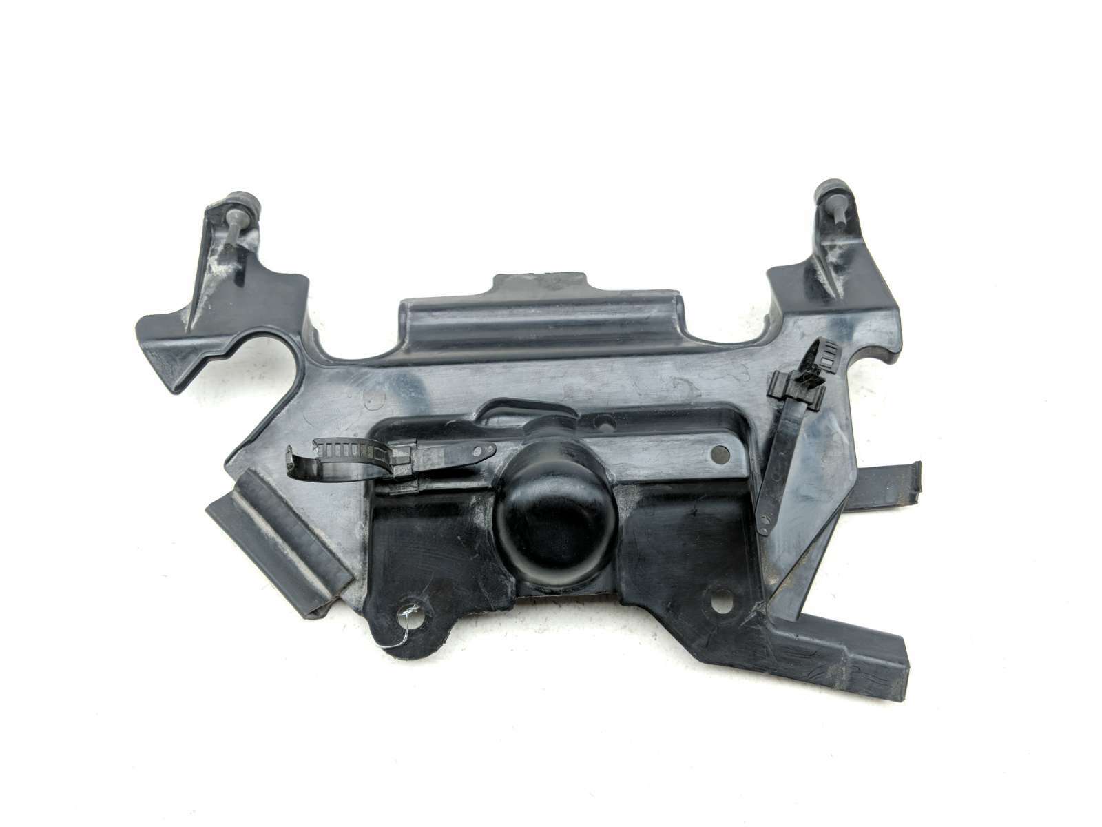 04 Yamaha YZF R6 Engine Motor Inner Spark Plug Coil Caddy Mount Bracket Holder TRSH PL