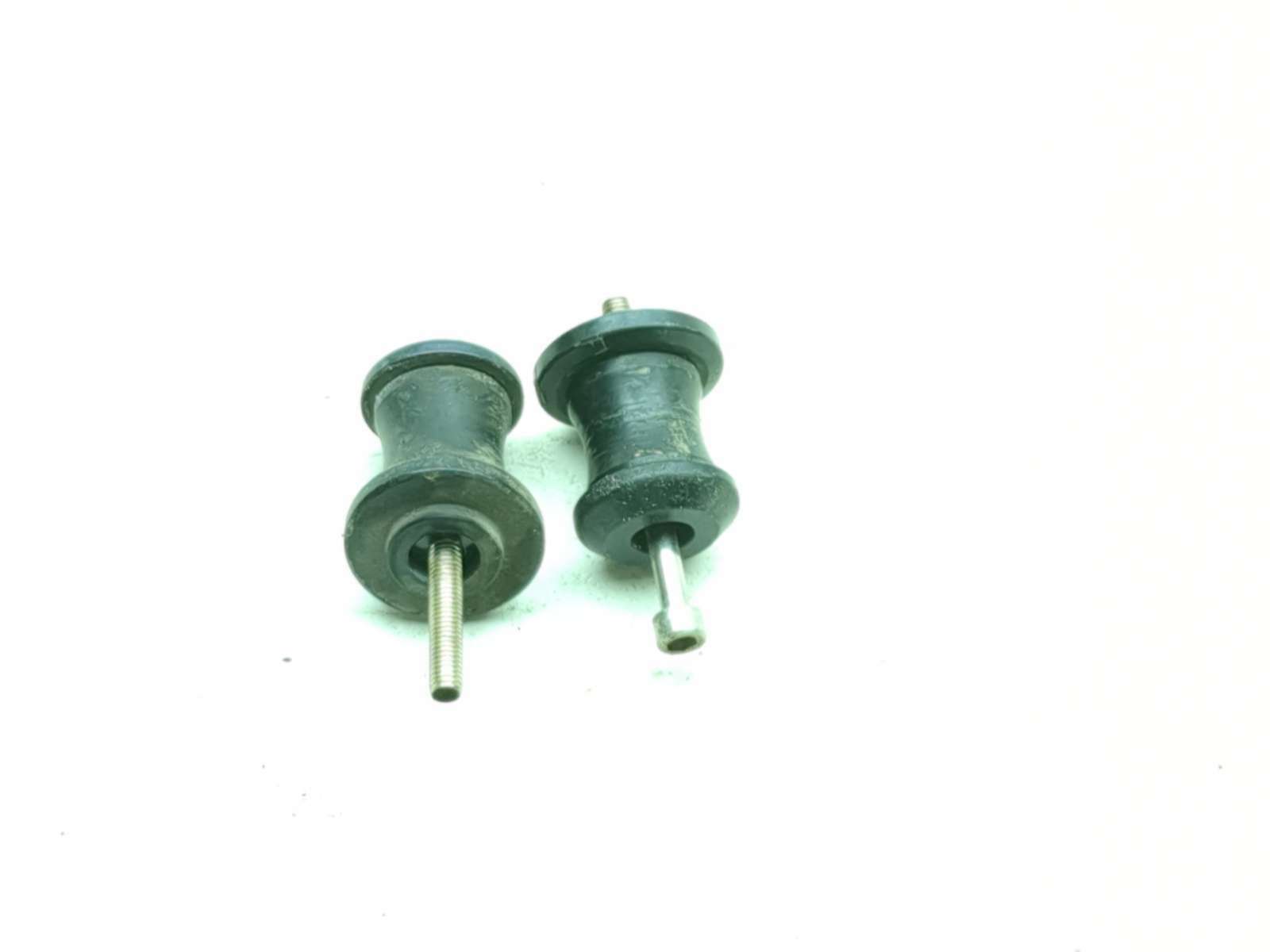 22-24 Yamaha YZF-R7 YZF R7 Swingarm Spools
