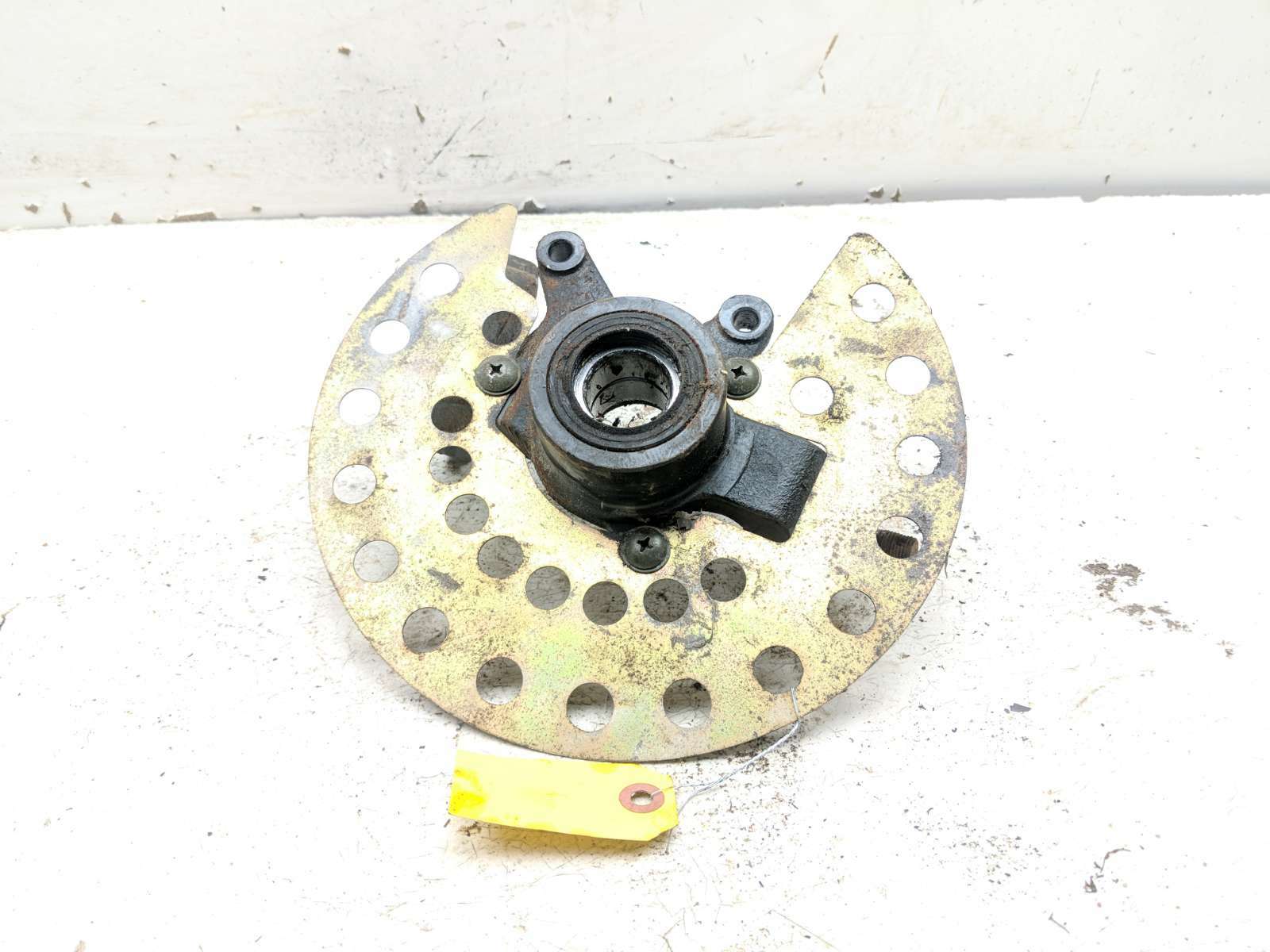 18 Massimo MSU 500 Front Left Wheel Spindle Knuckle Carrier W/ Dust Shield