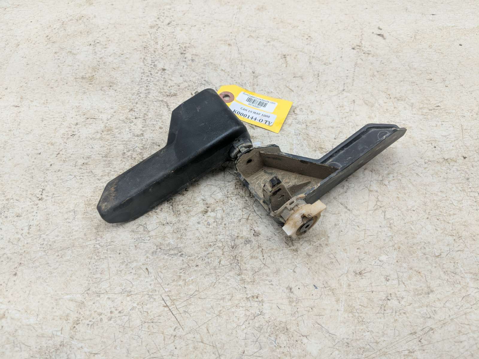 18-21 Can Am Maverick Sport 1000 Front Left Door Handle Assembly
