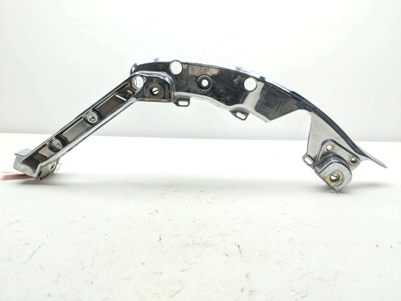 10-16 Harley FLHTKSE Electra Glide Ultra Rear Right Saddlebag Bracket 90200502