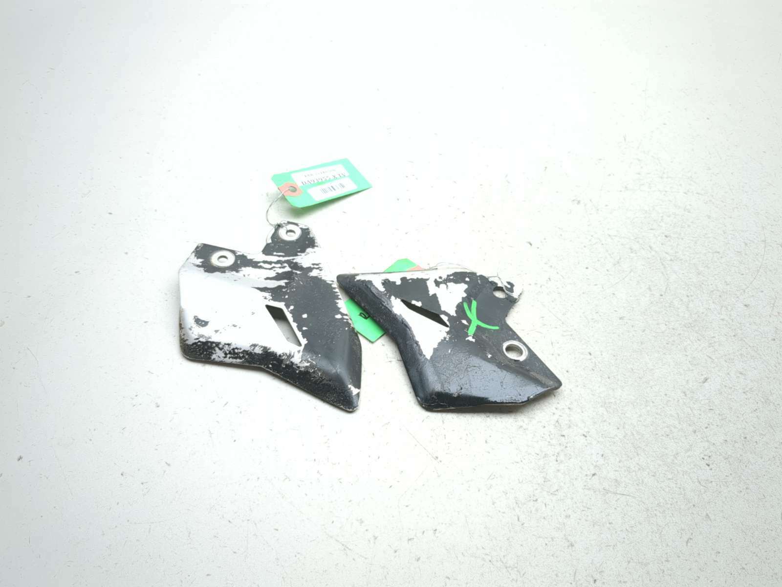 17-25 Kawasaki Z650 ER650N Heel Guards Set Pair