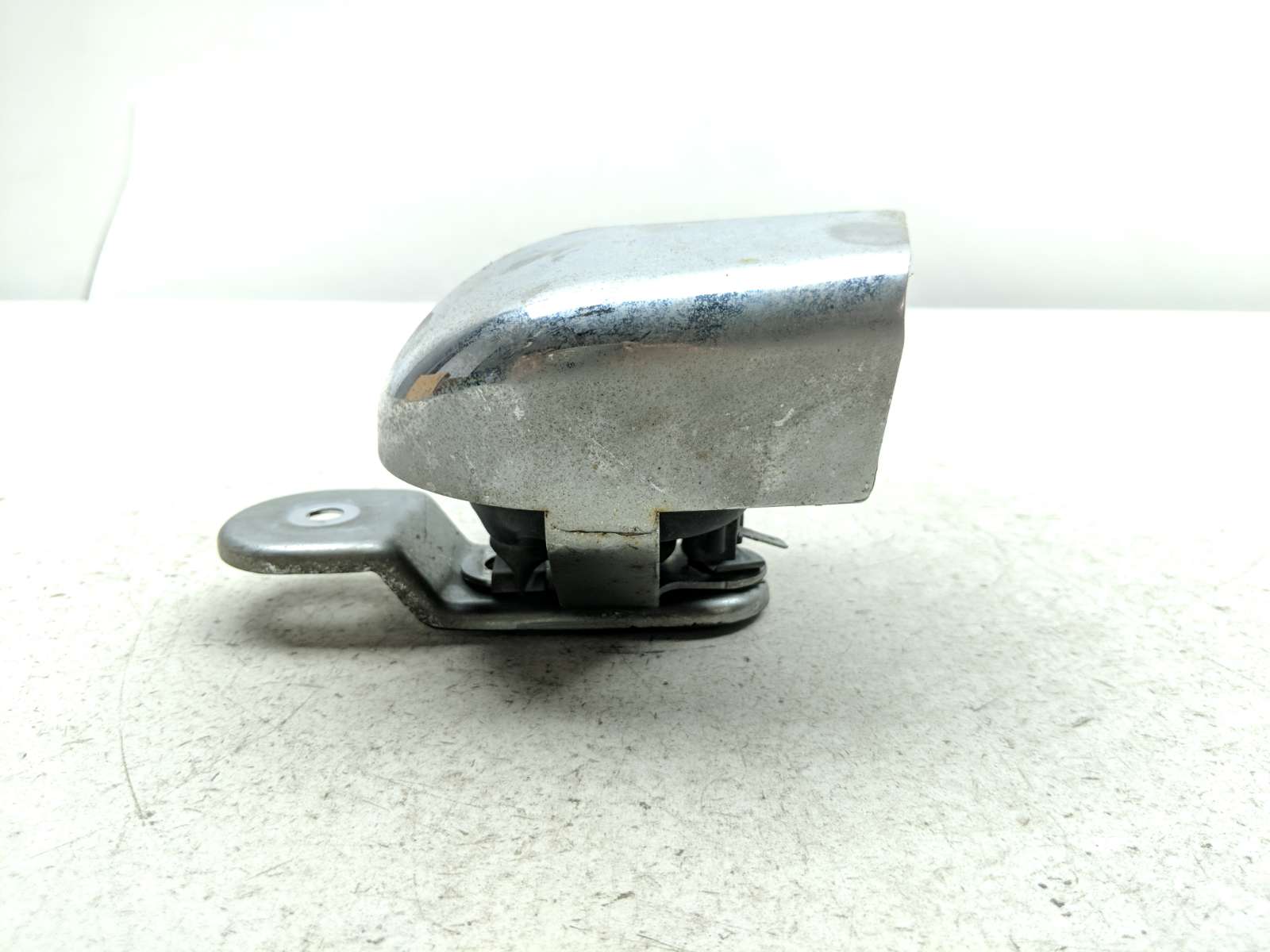 08-13 Harley Davidson FLTRUSE Road Glide Ultra Horn With Chrome Cover