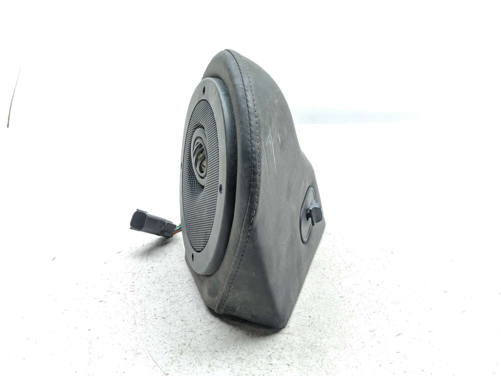 08-13 Harley Davidson FLTRUSE Road Glide Ultra Rear Passenger Seat Speaker A