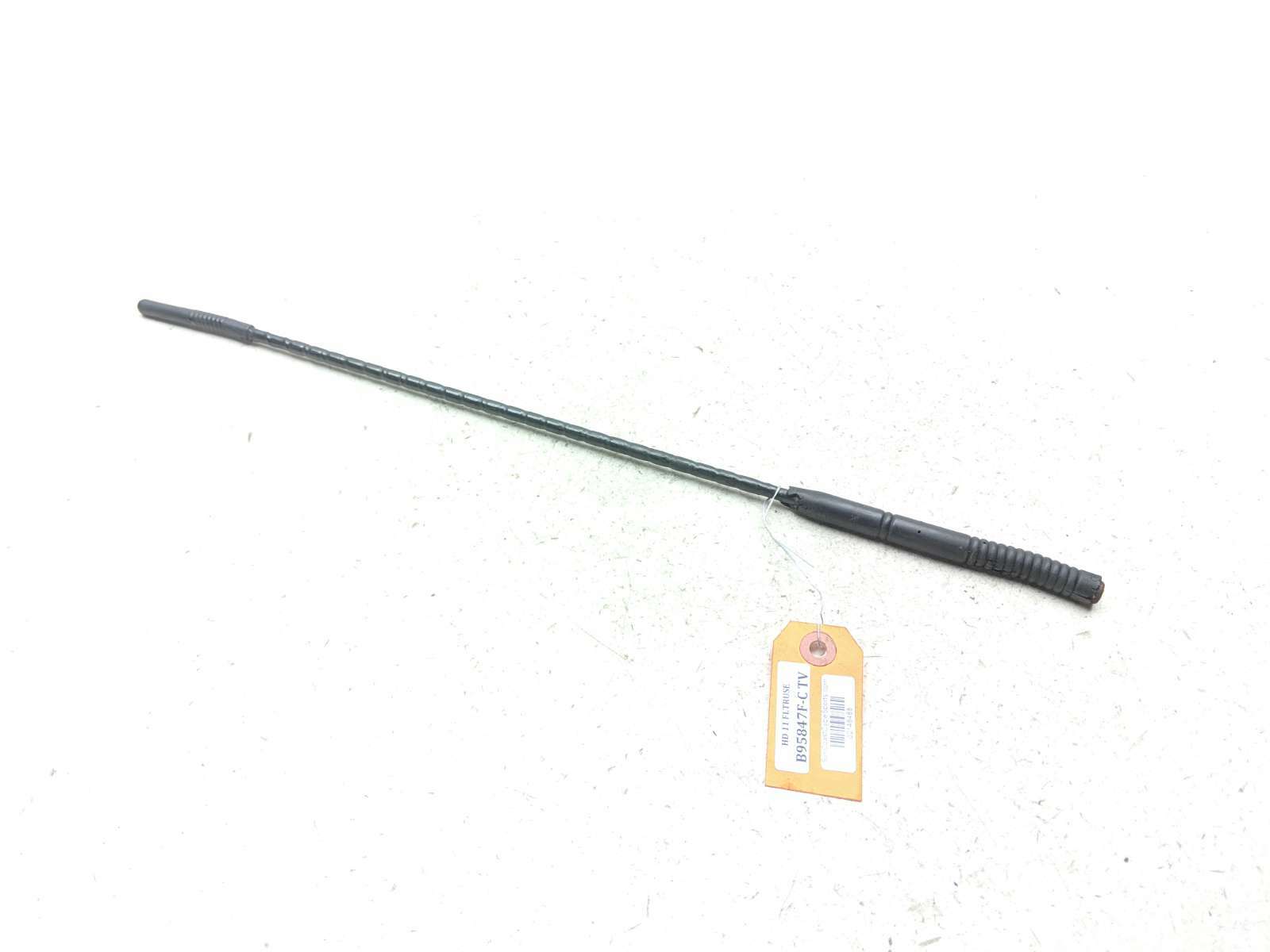 08-13 Harley Davidson FLTRUSE Road Glide Ultra Right Antenna