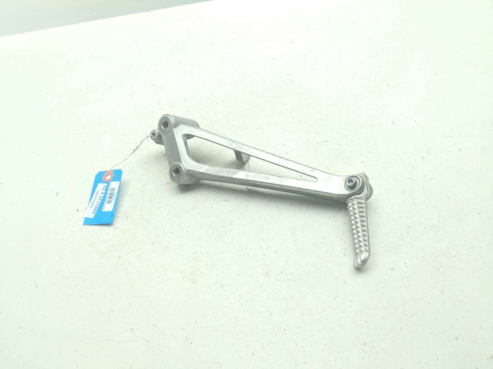 09-14 Yamaha YZF R1 Right Passenger Foot Peg
