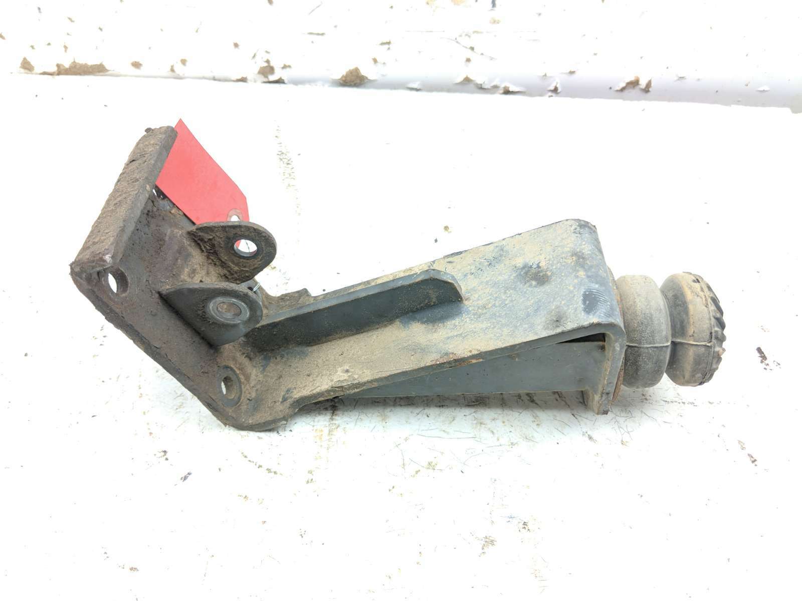 04 05 Kubota RTV 900 RTV900 Rear Right Engine Motor Leaf Spring Mount Bracket