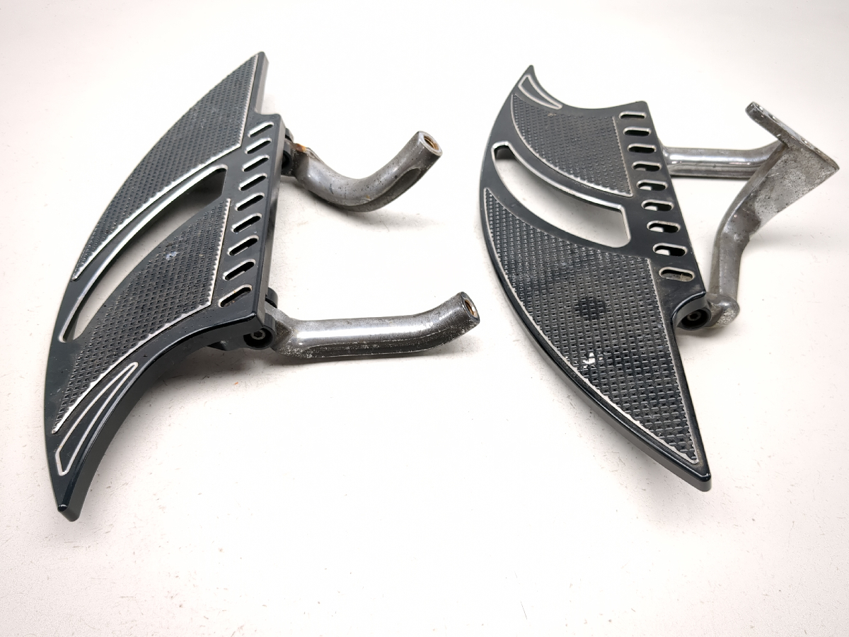 07-12 Harley Ultra Classic Electra FLHTCUSE3 Aftermarket Front Floorboard Set