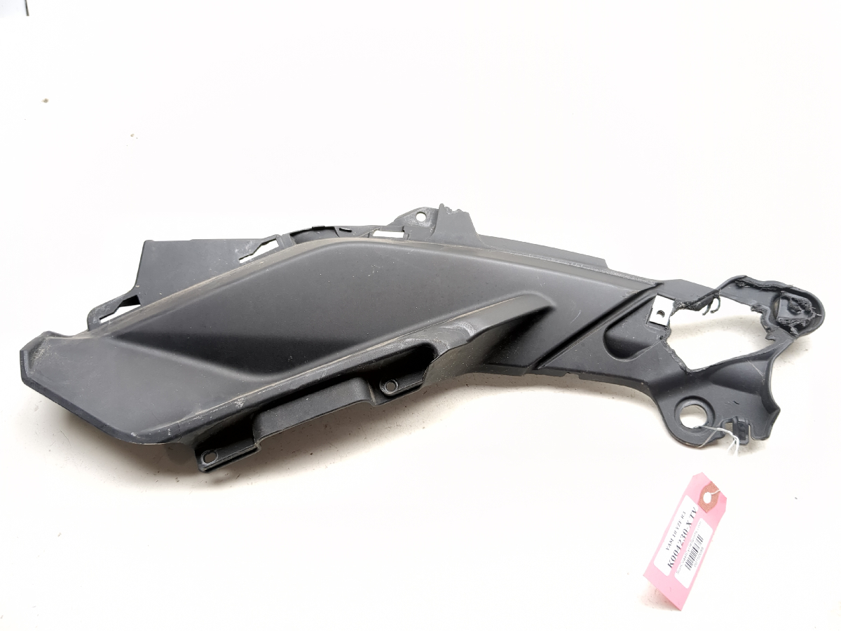 15-18 Yamaha YZF R3 Left Side Fairing Cover Panel 1WD-F117V-00
