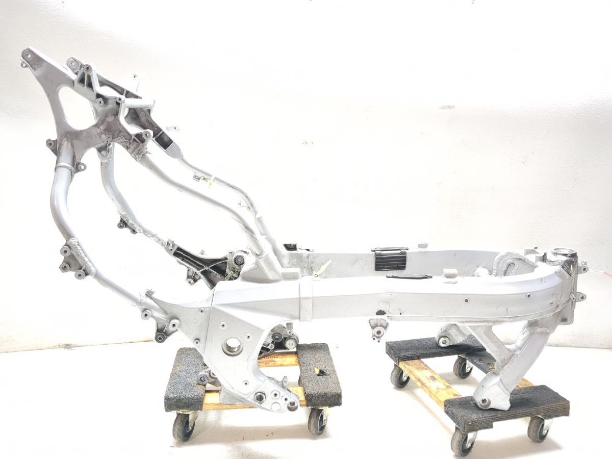 01-05 Honda Goldwing 1800 GL1800  Main Frame Chassis STRAIGHT CLN