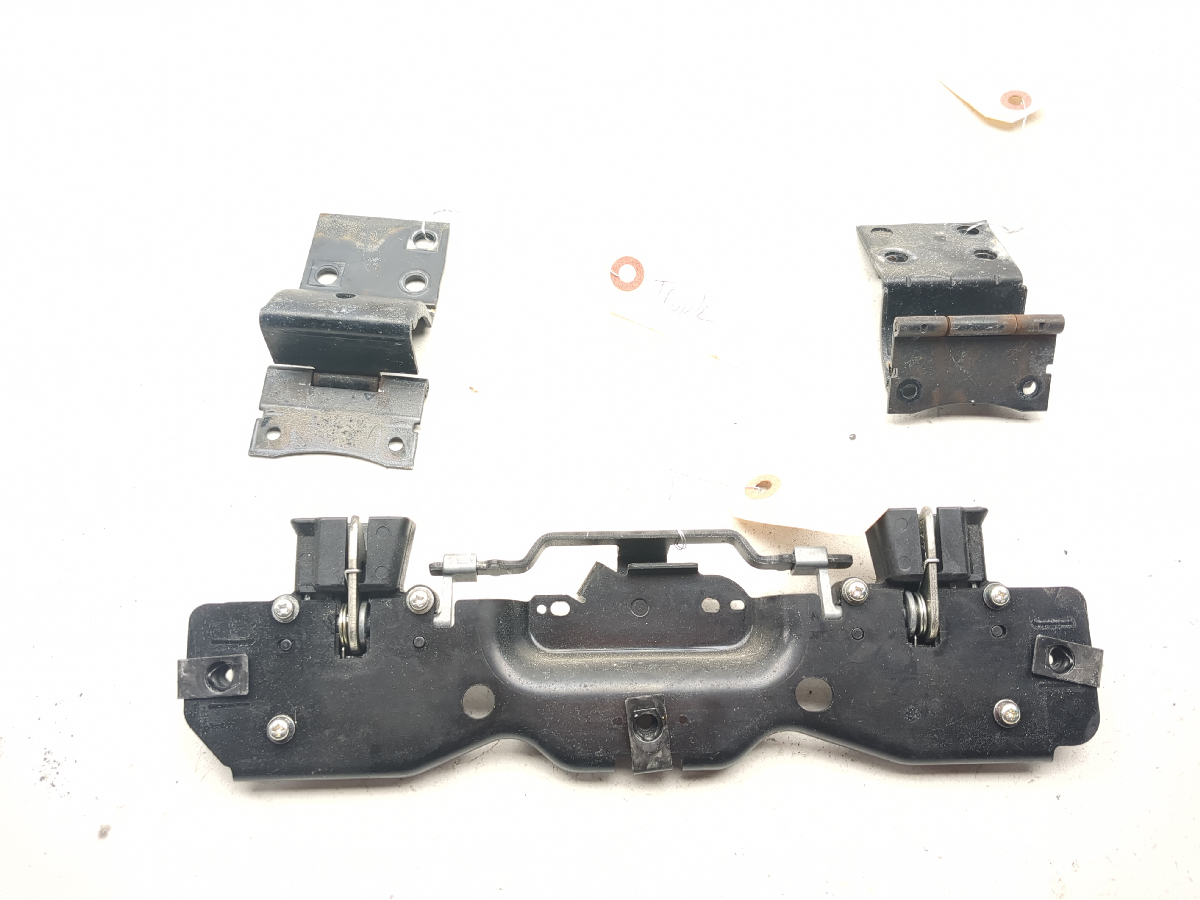 08 Victory Vision Deluxe Rear Trunk Storage Top Box Latch and Hinge Brackets