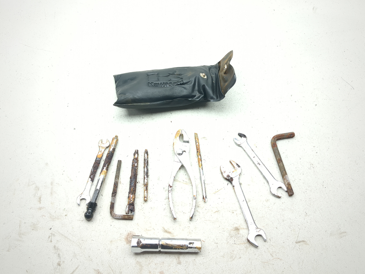 02 Kawasaki Vulcan 1500 Classic VN1500 Tool Kit
