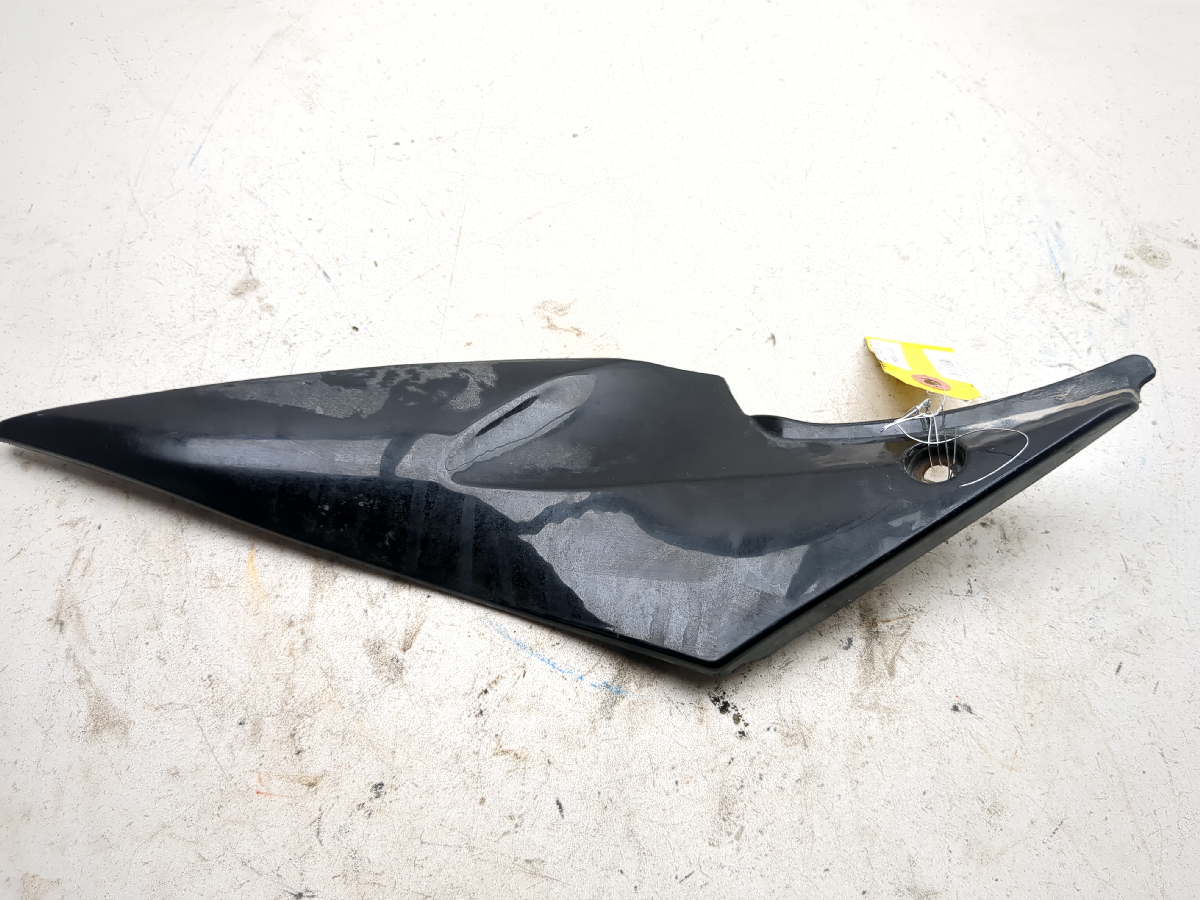 06 07 Suzuki GSXR 600 750 Left Side Lower Seat Cover Panel TRSH DW