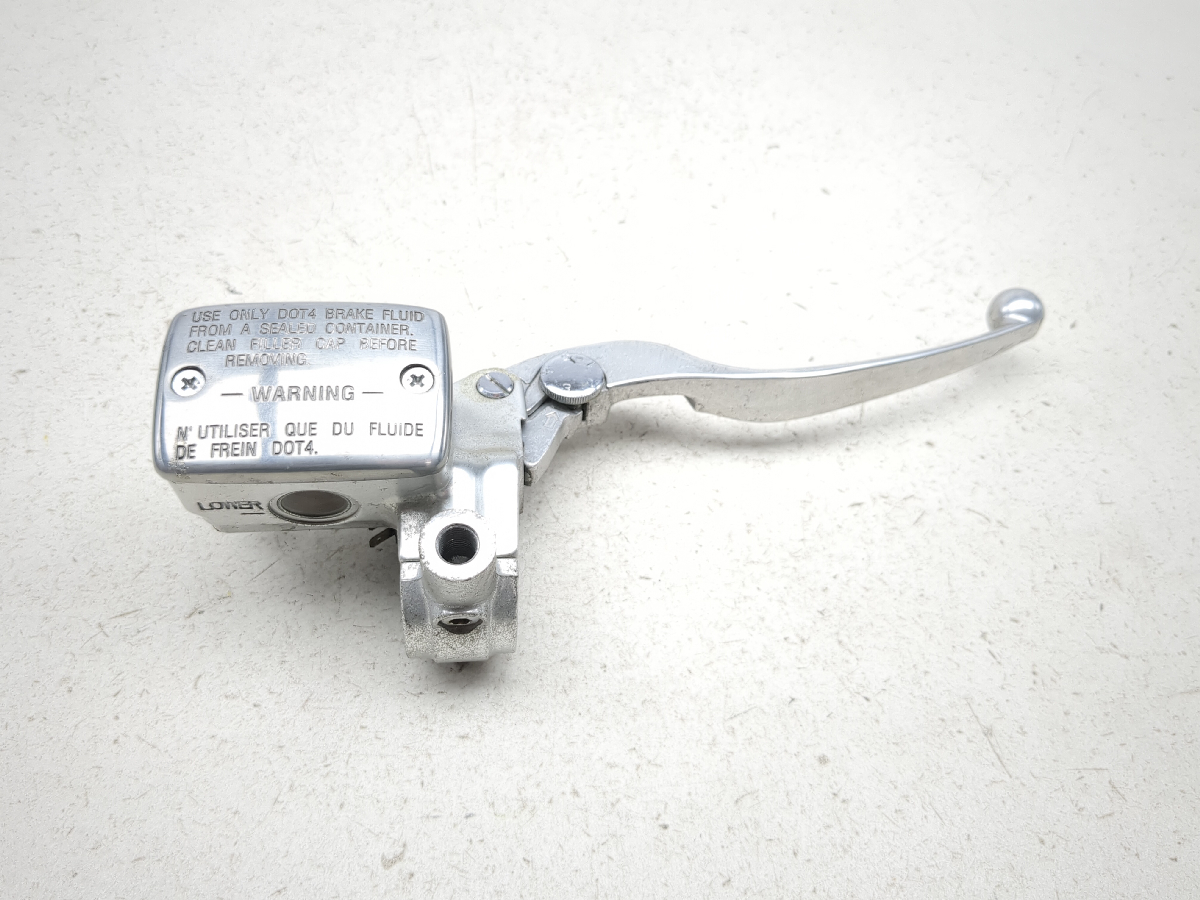 05 Kawasaki VN1600 Vulcan Nomad Right Front Brake Master Cylinder